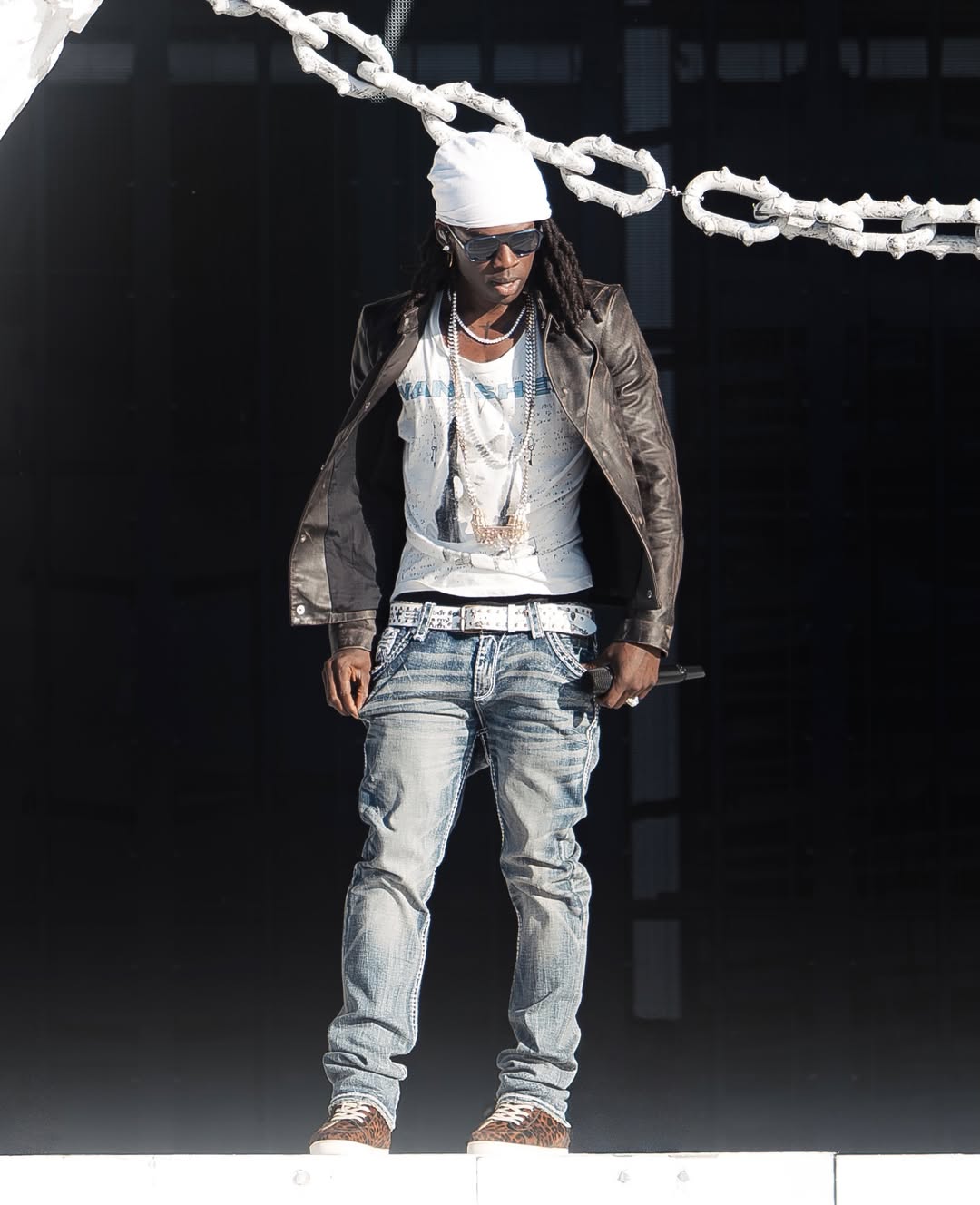 Xander Bootcut Jeans in Medium Blue