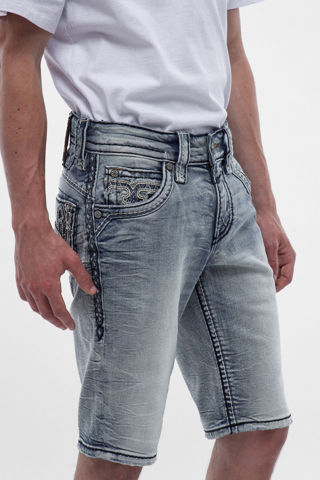Pantalones cortos de mezclilla Aire (H202) en azul medio (6/30/26-DESC+IMG)