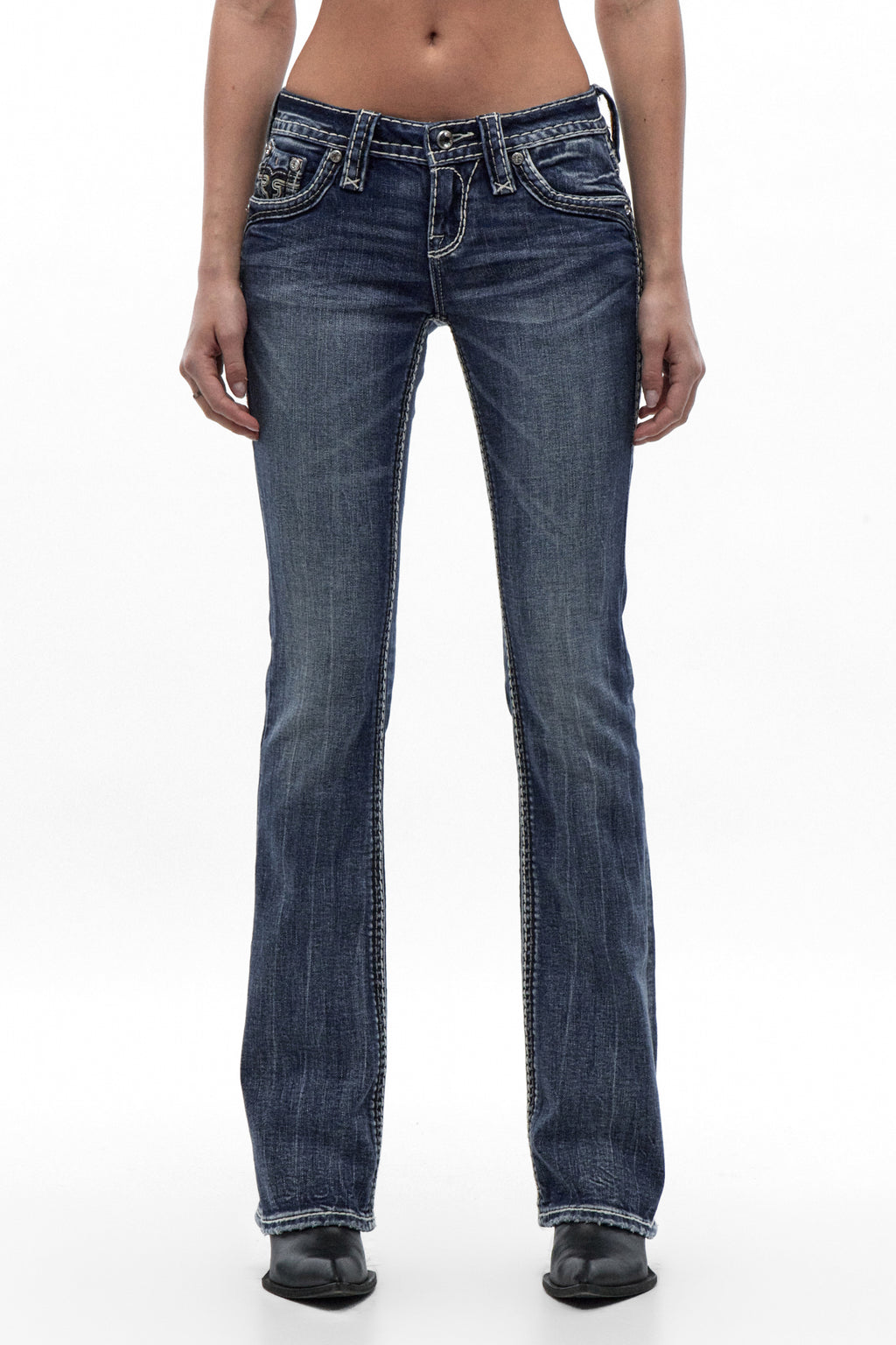 Aya Low-Rise Bootcut in Medium Wash