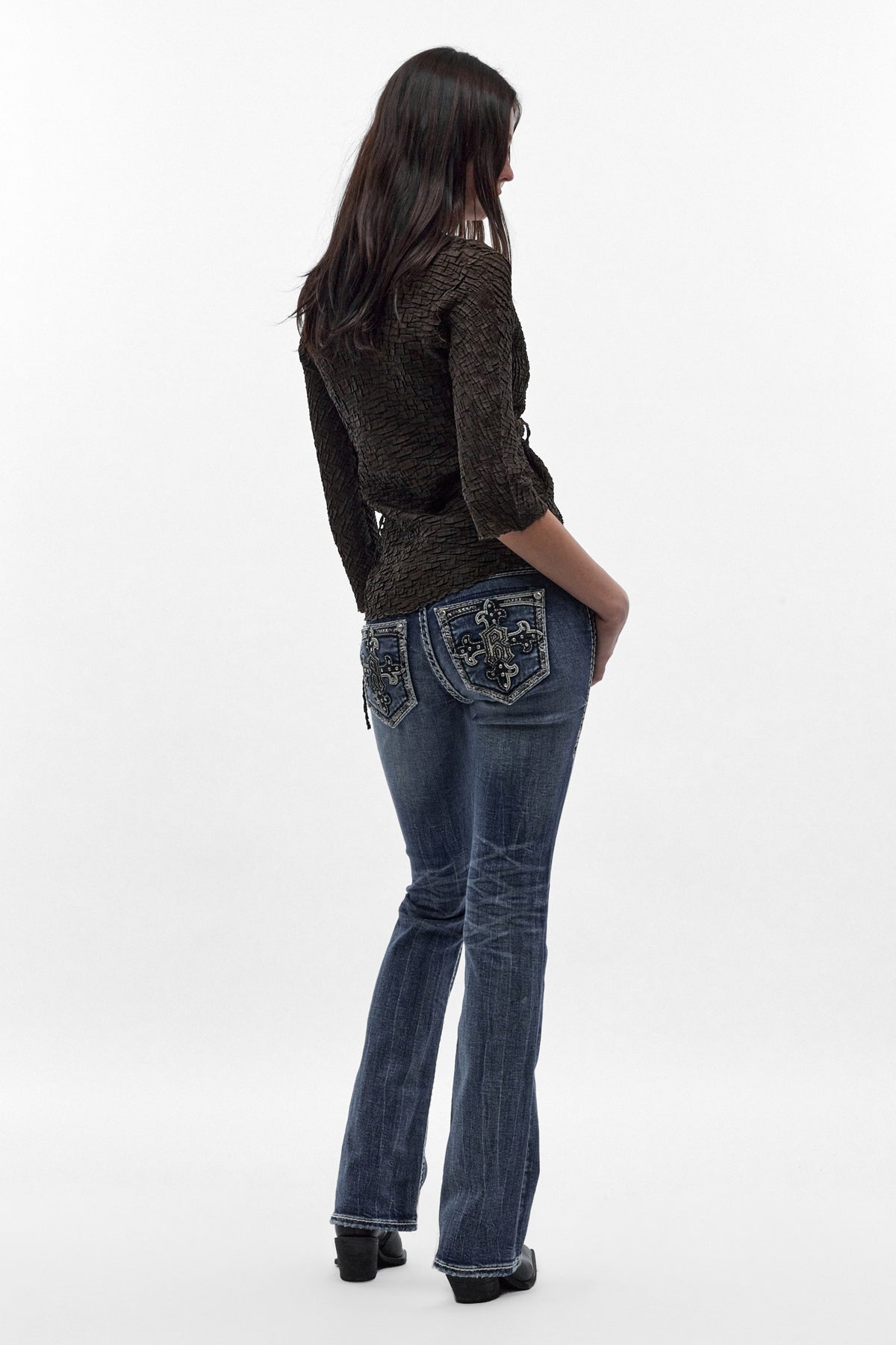 Aya Low-Rise Bootcut in Medium Wash