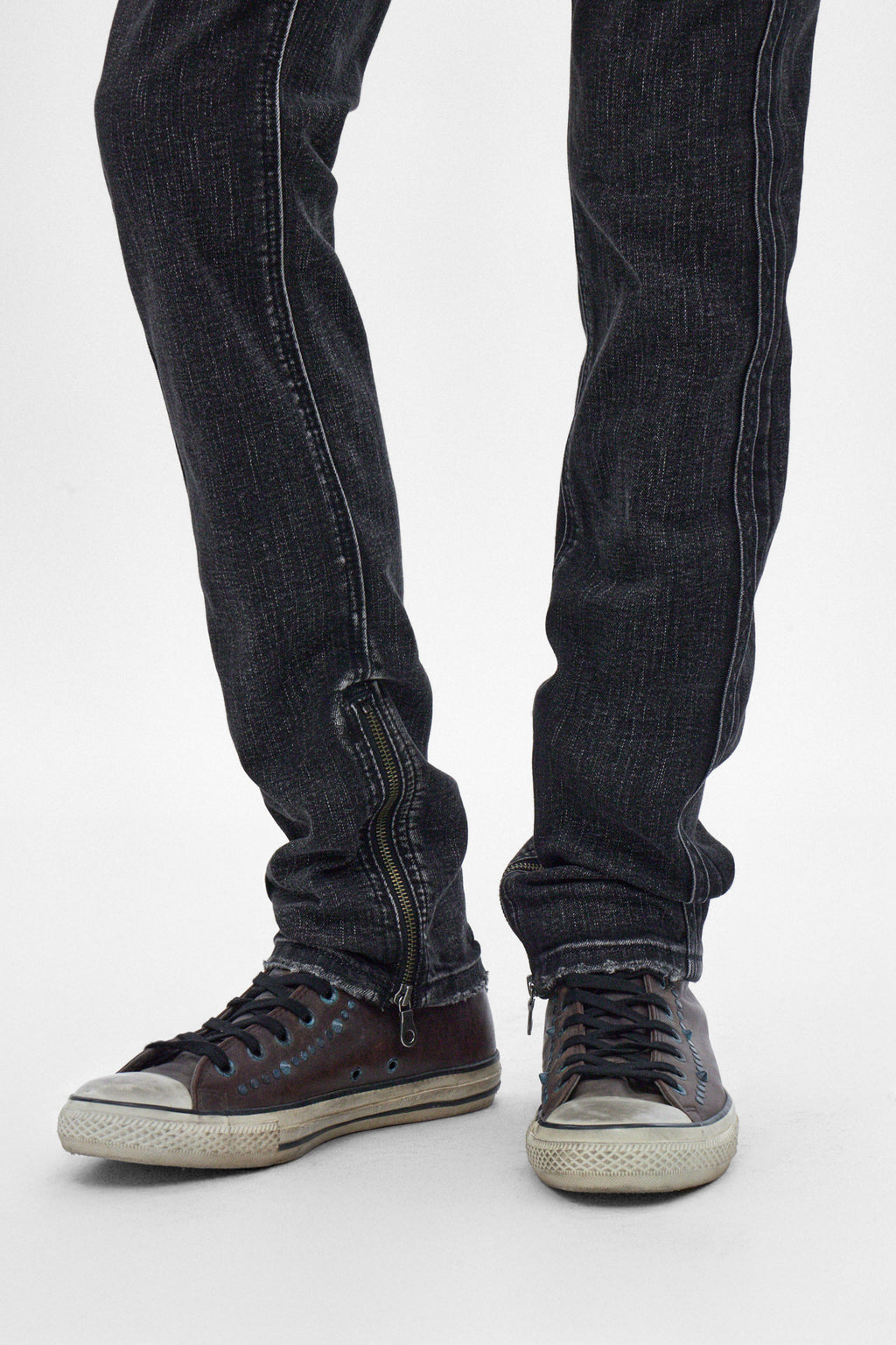 Charlie Slim Jeans in Black Wash - Rock Revival®