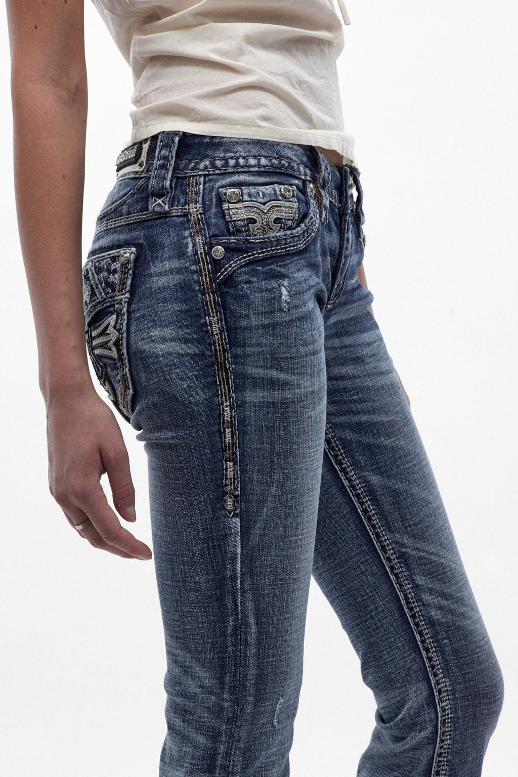 Elora Low-Rise Bootcut in Medium Wash