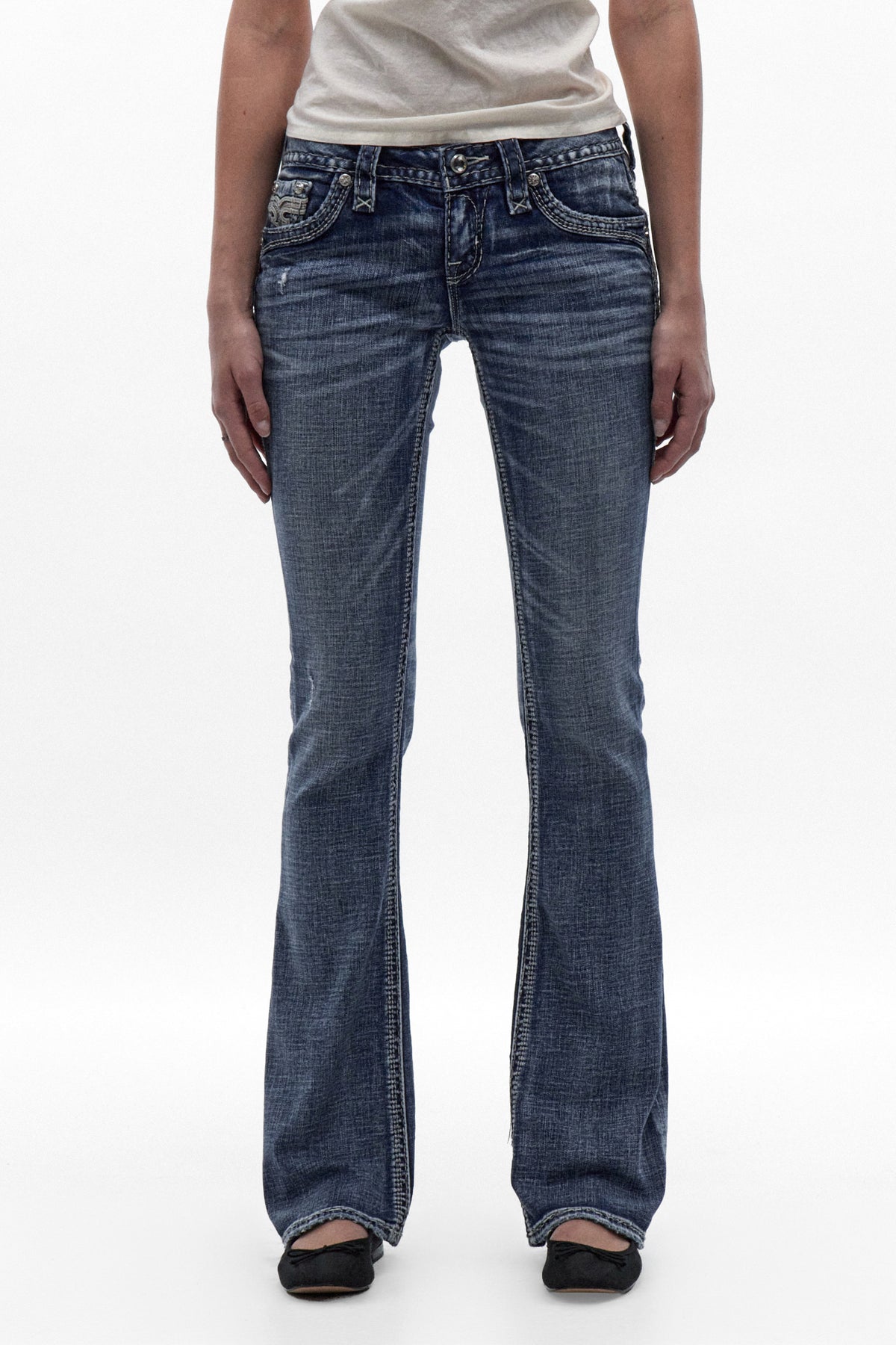 Elora Low-Rise Bootcut in Medium Wash