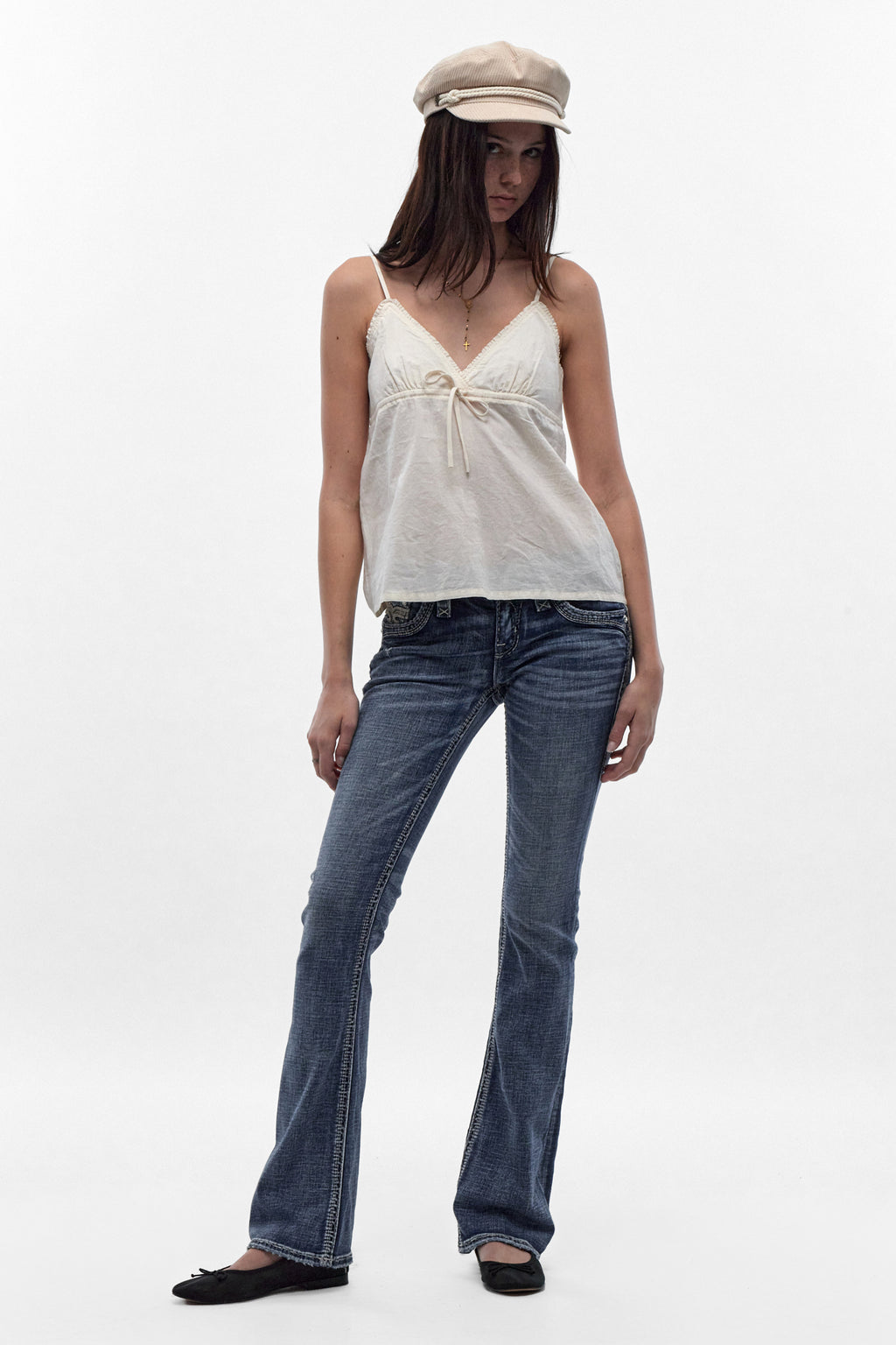 Elora Low-Rise Bootcut in Medium Wash