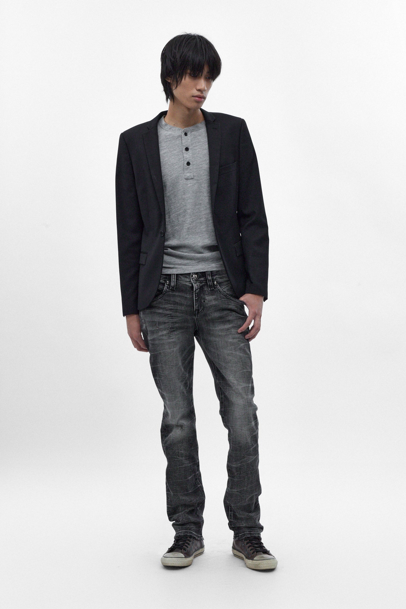 Gene Slim Jeans in Charcoal Black 34 / 33