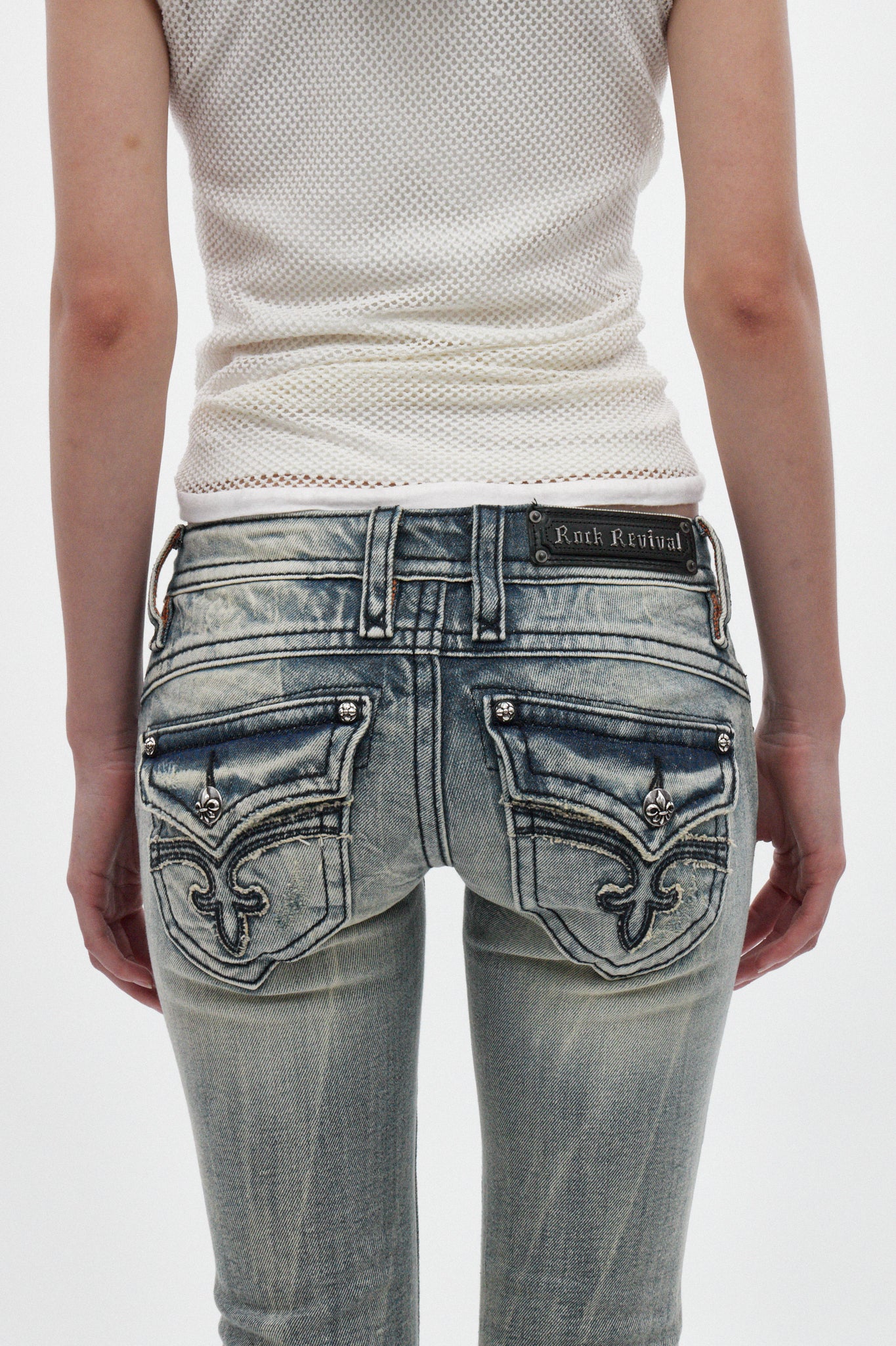 Gwen Super Low-Rise Bootcut in Stonewash Blue - Rock Revival®