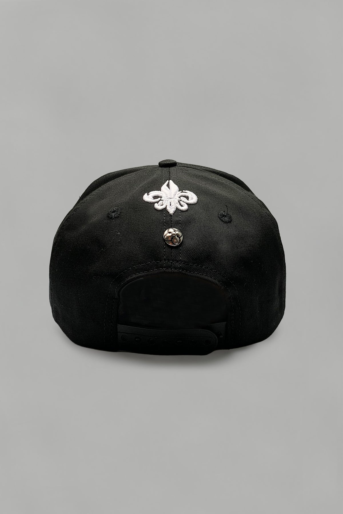 Rock Revival Winged Baroque Snapback Hat in Black