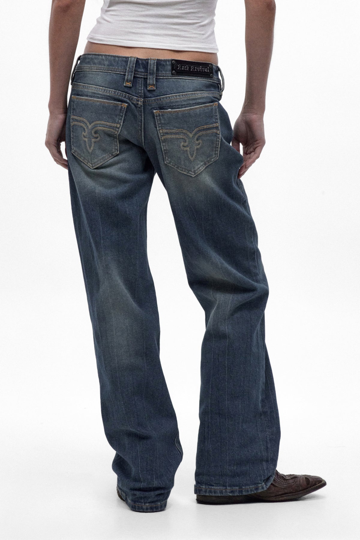 Isa Low-Rise Relaxed Straight Jeans in Vintage Blue