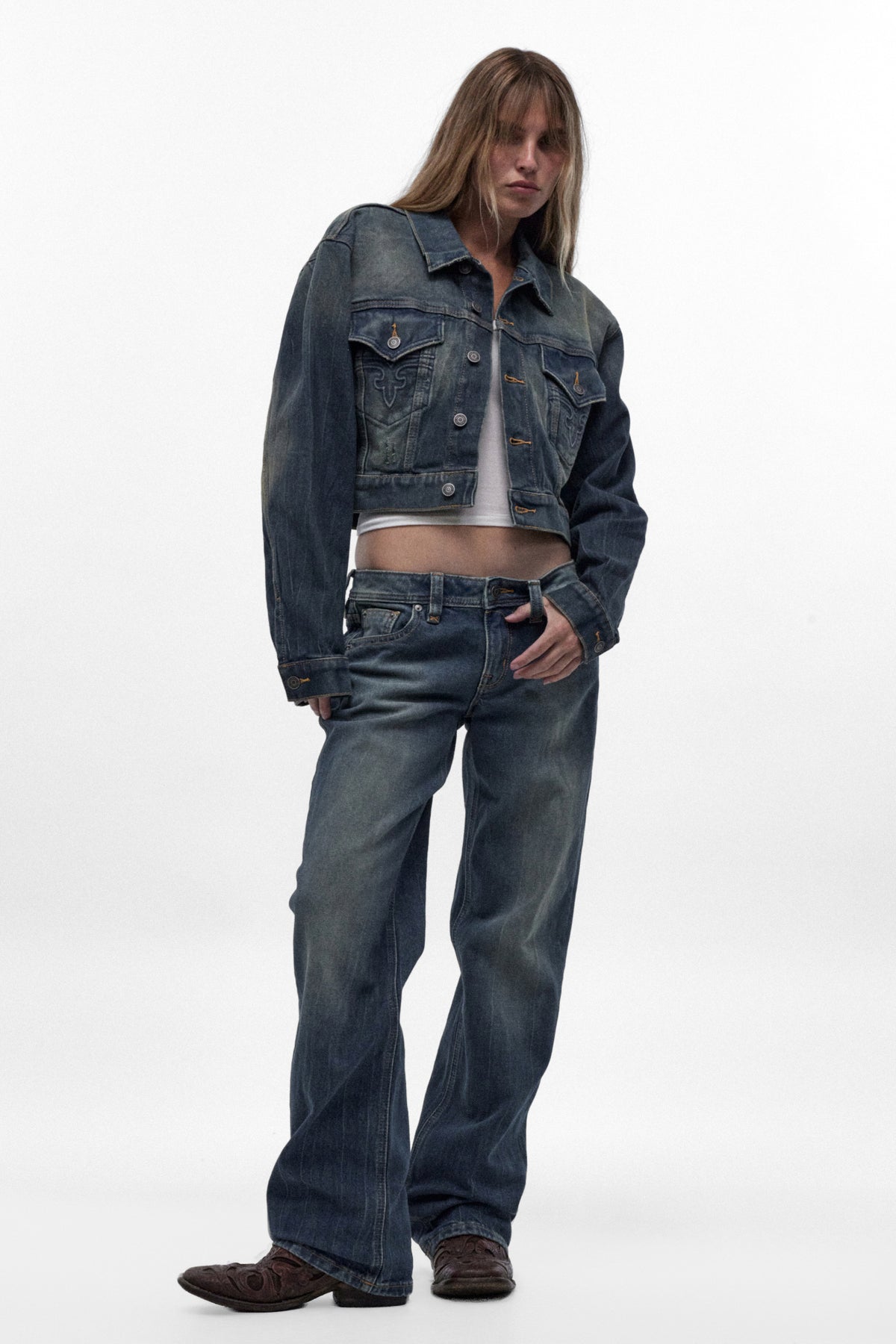 Isa Low-Rise Relaxed Straight Jeans in Vintage Blue
