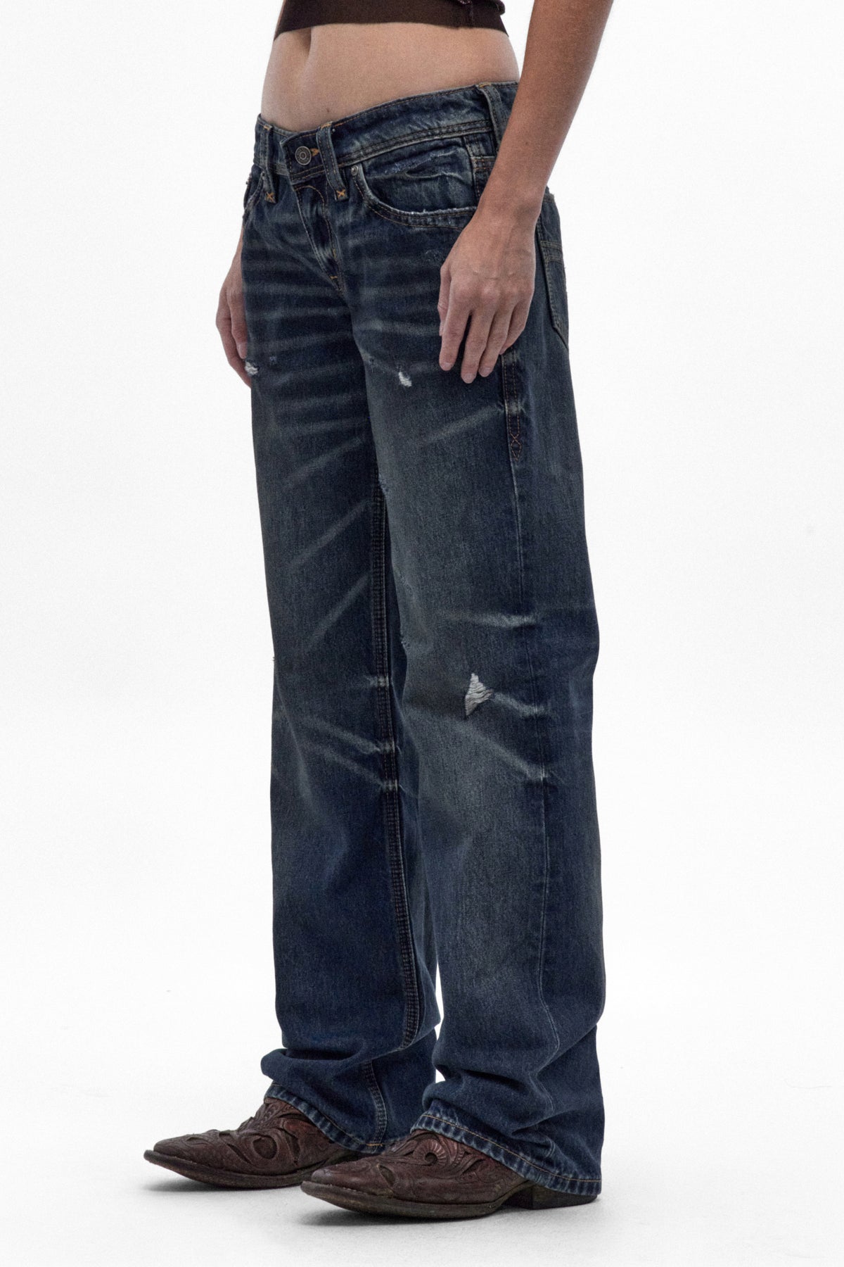 Isa Low-Rise Relaxed Straight Jeans in Dark Vintage Blue