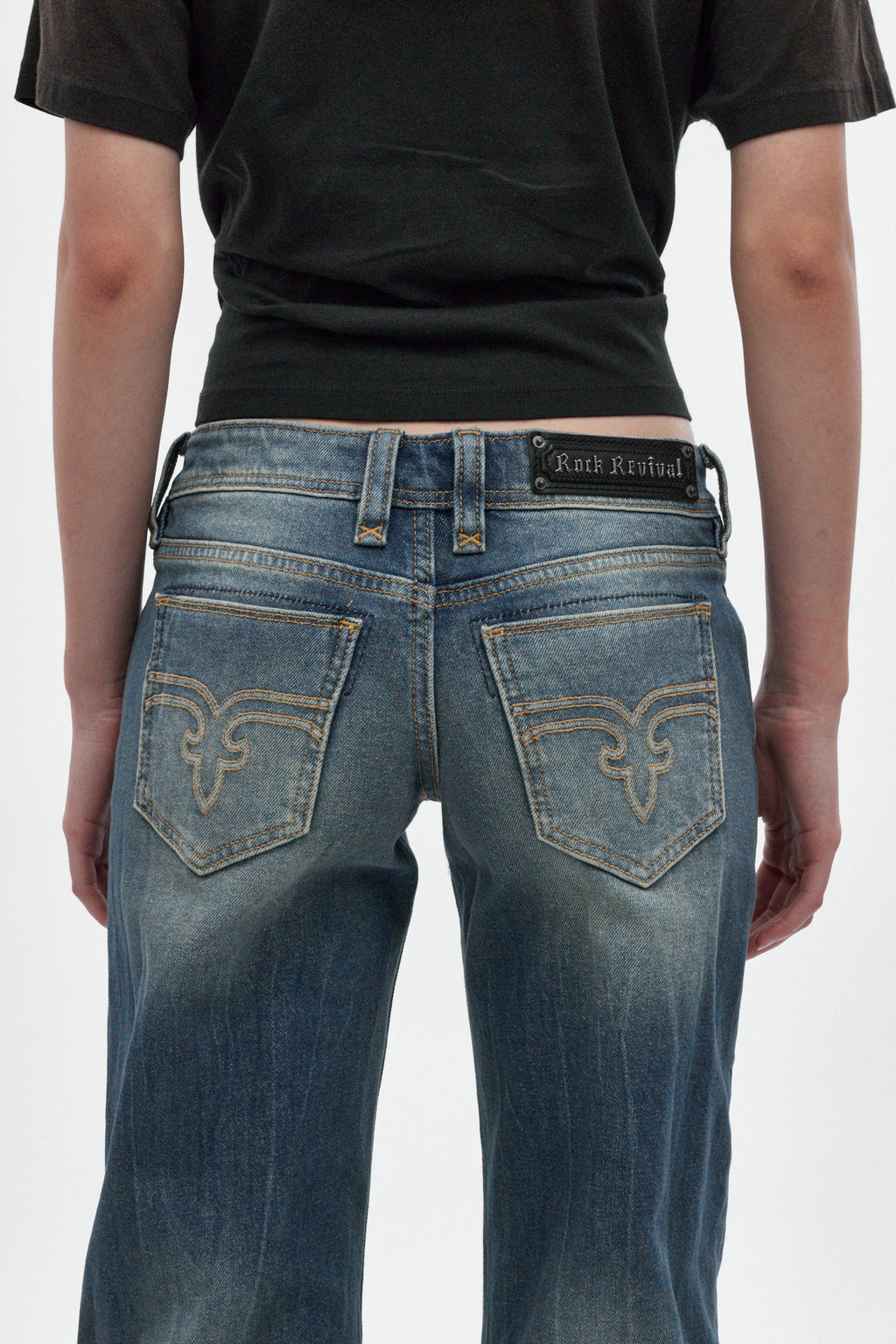 Isa Low-Rise Relaxed Straight Jeans in Vintage Blue
