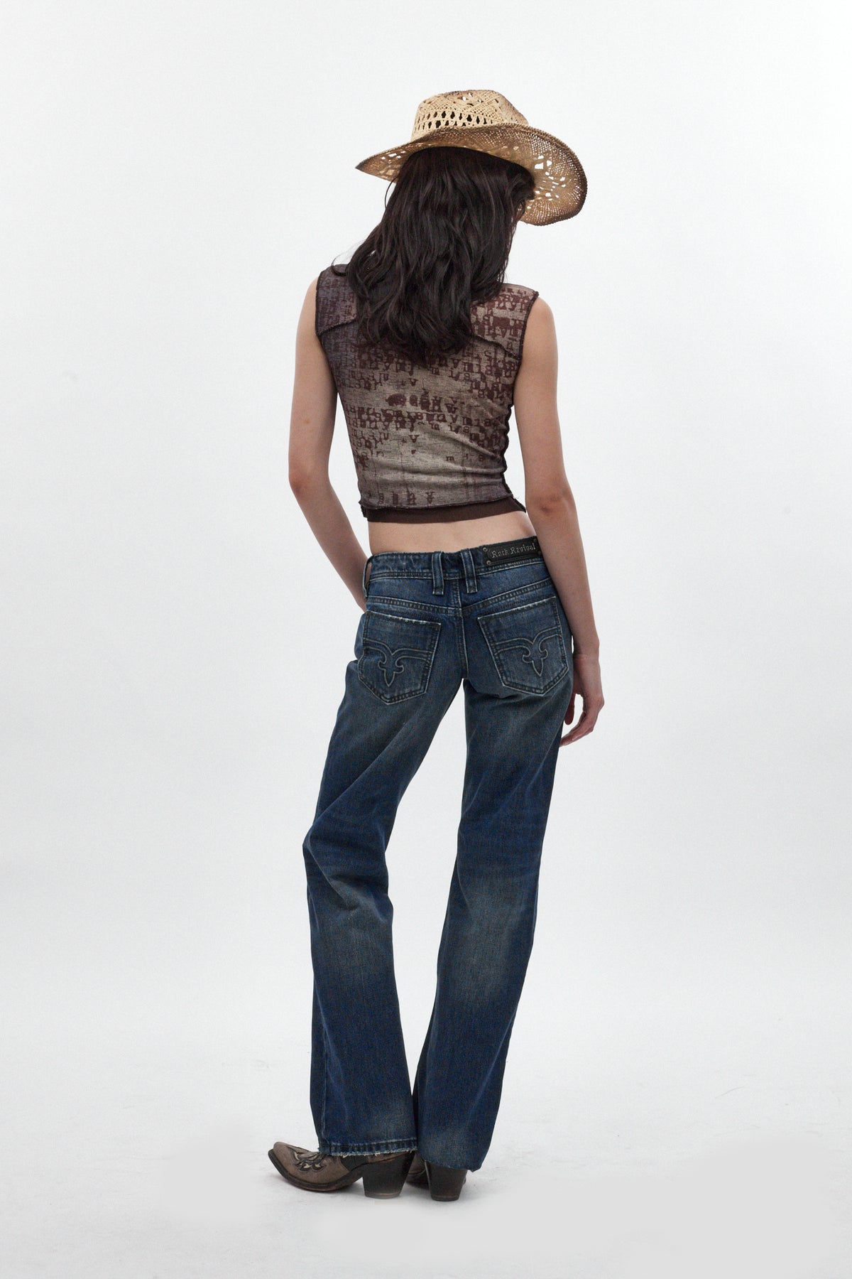 Isa Low-Rise Relaxed Straight Jeans in Medium Blue