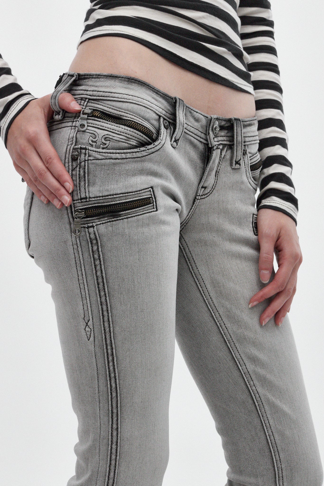 Kamil Super Low-Rise Bootcut in Light Gray - Rock Revival®