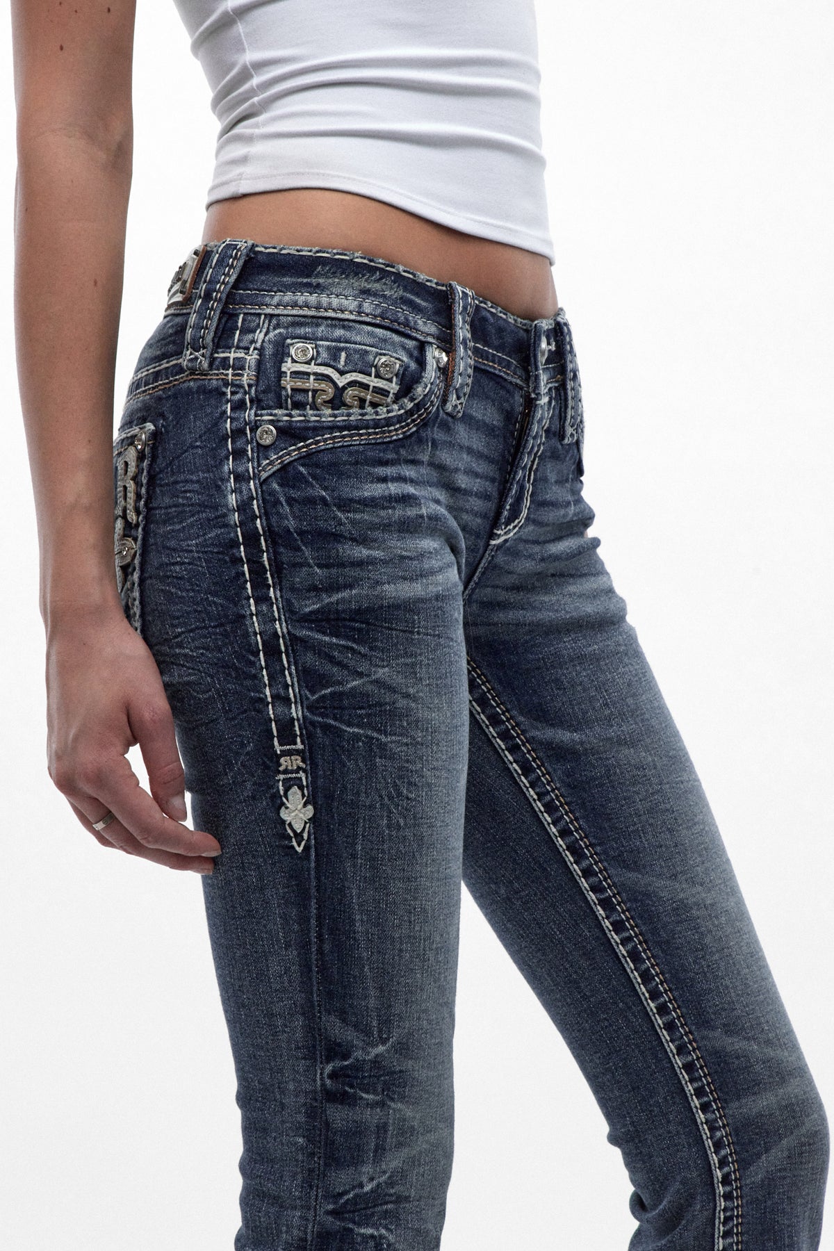 Liv Low-Rise Bootcut in Medium Wash