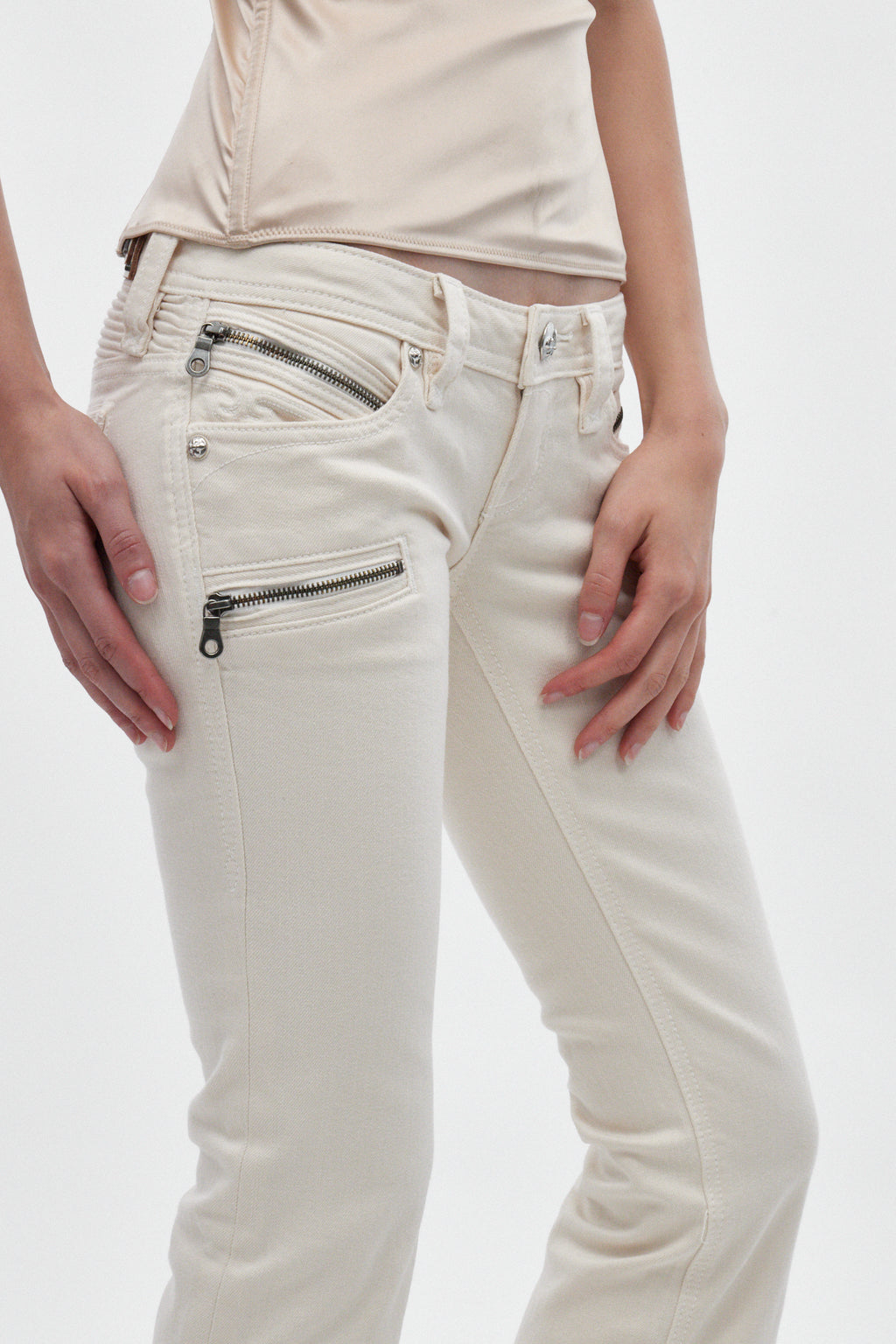 Joplin Super Low-Rise Flare Jeans in White - Rock Revival®