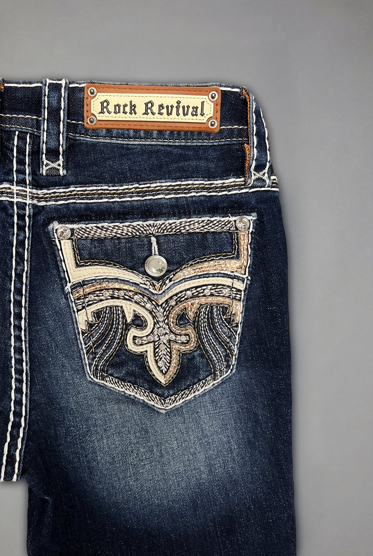 Izael Low-Rise Bootcut Jeans in Dark Blue