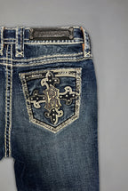 Aya Low-Rise Bootcut in Medium Wash