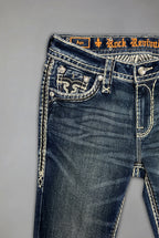 Aya Low-Rise Bootcut in Medium Wash