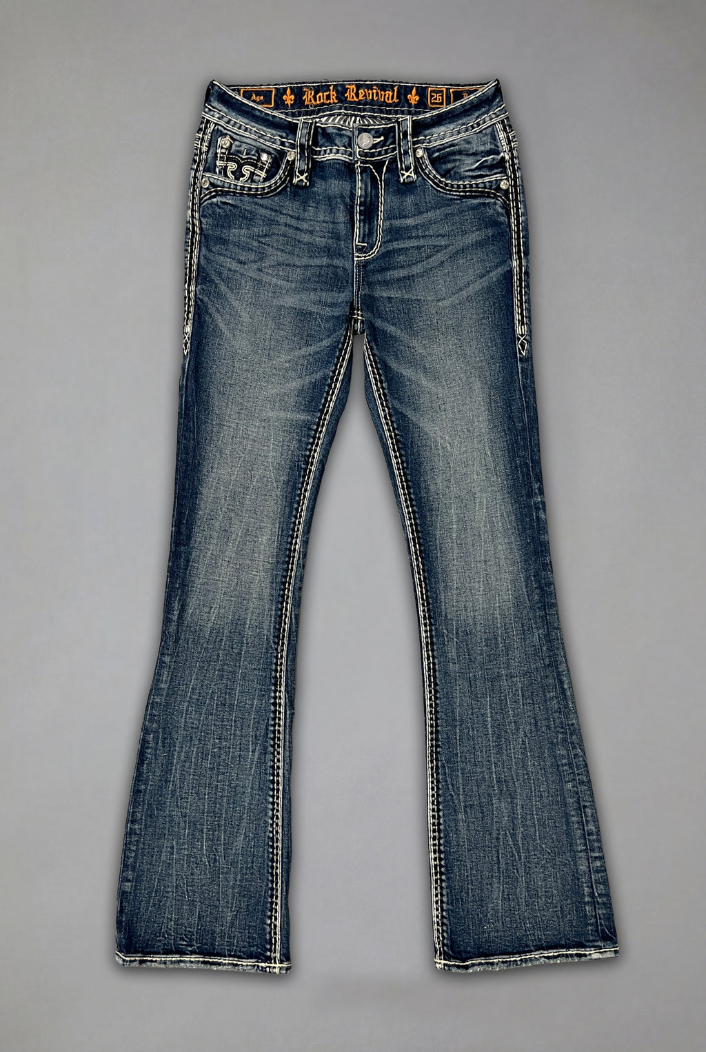 Aya Low-Rise Bootcut in Medium Wash