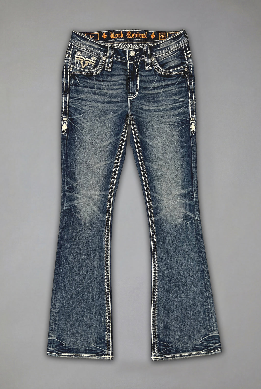 Liv Low-Rise Bootcut in Medium Wash