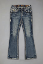 Liv Low-Rise Bootcut in Medium Wash