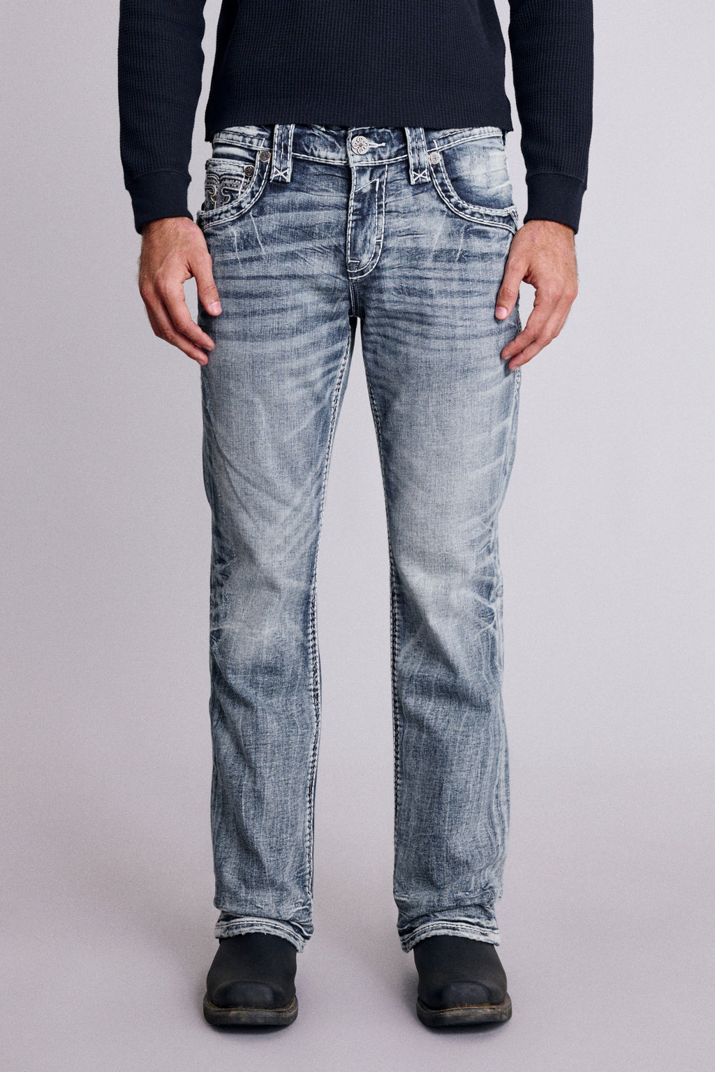 Xander Bootcut Jeans in Medium Blue