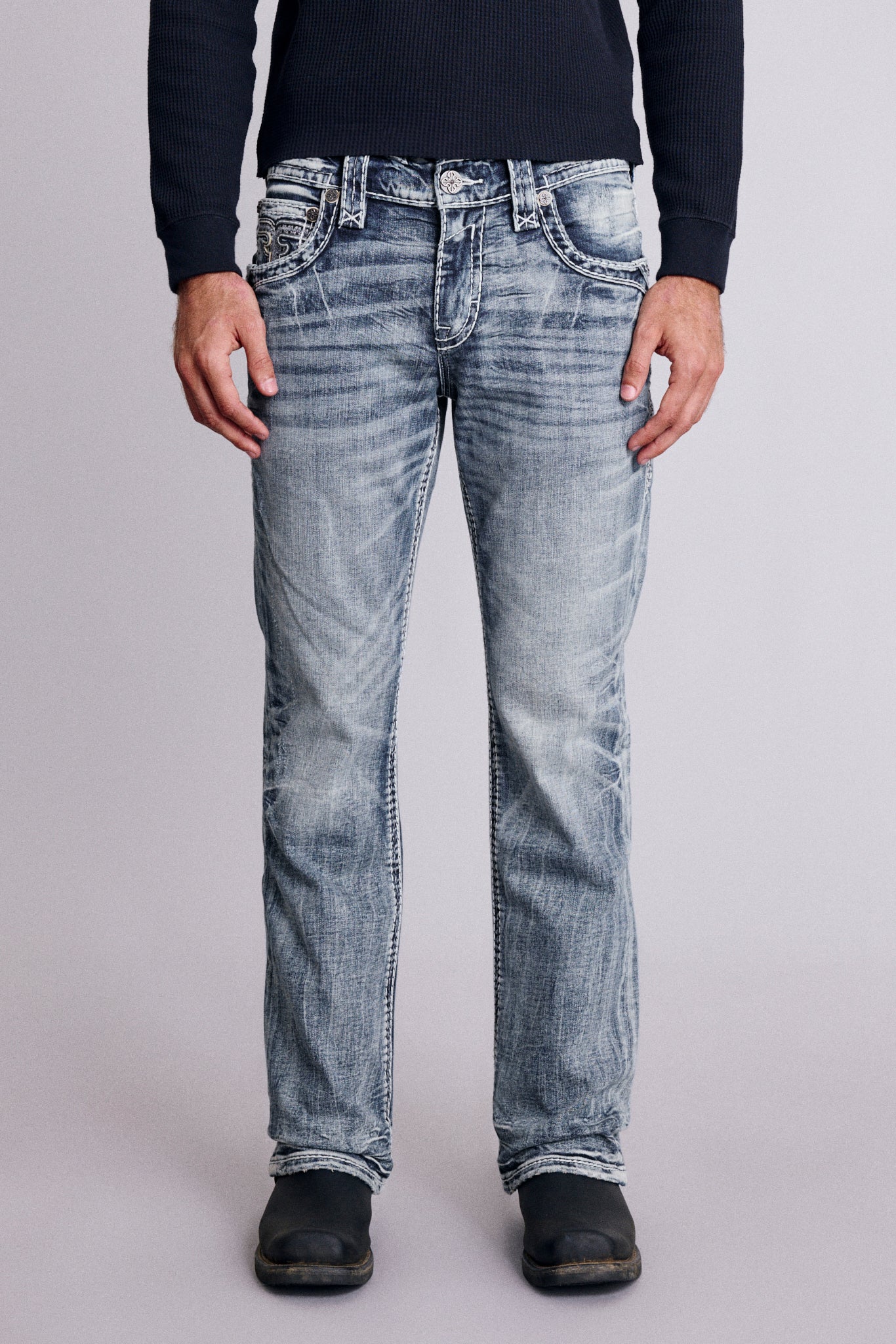 Xander Bootcut Jeans in Medium Blue