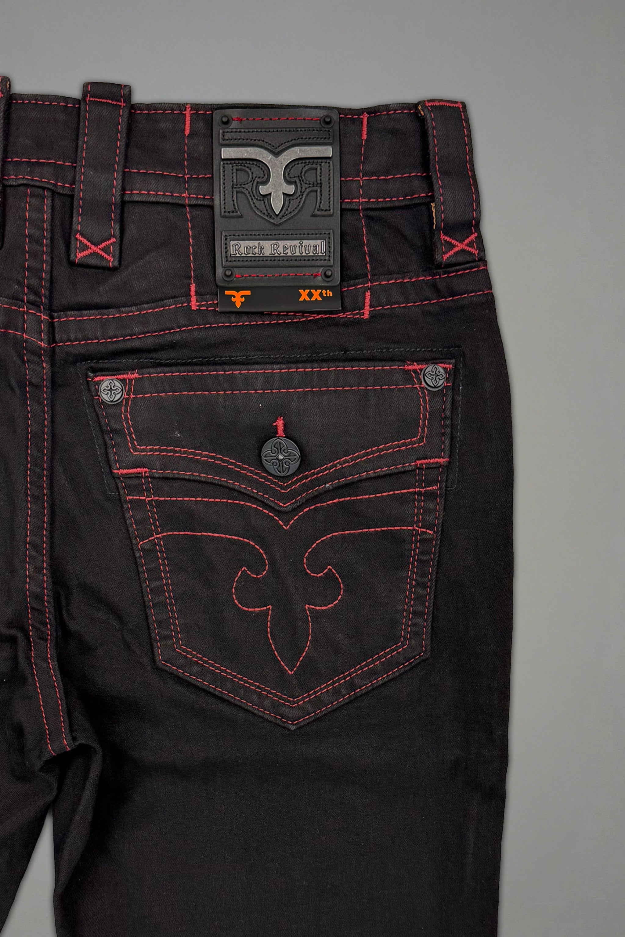Clark Relaxed Straight in Black/Red