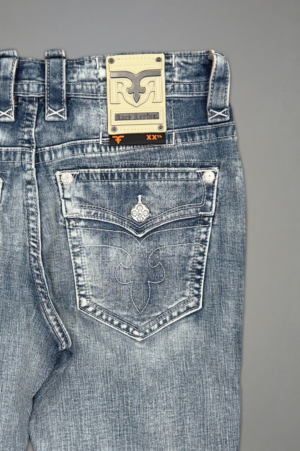 Clark Relaxed Straight in Light Wash