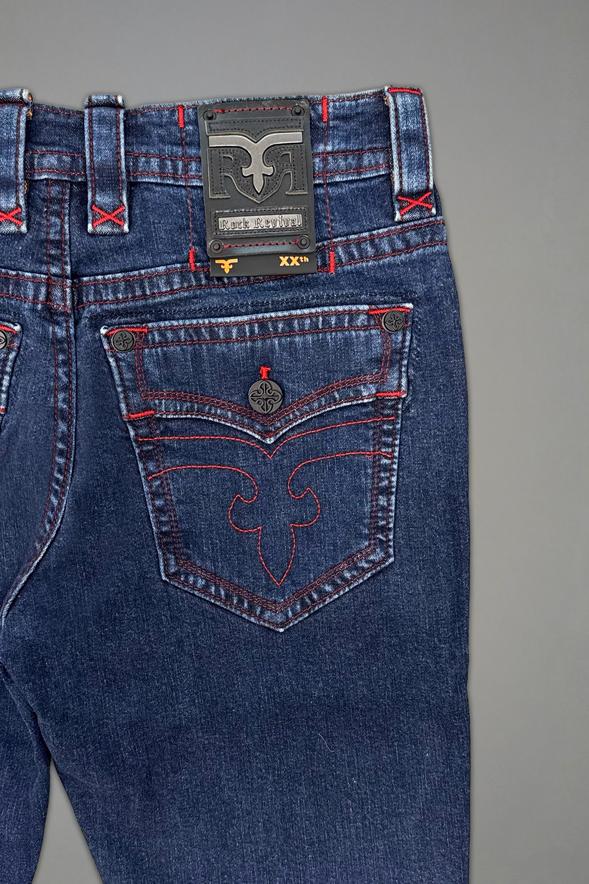 Clark Relaxed Straight in Dark/Red