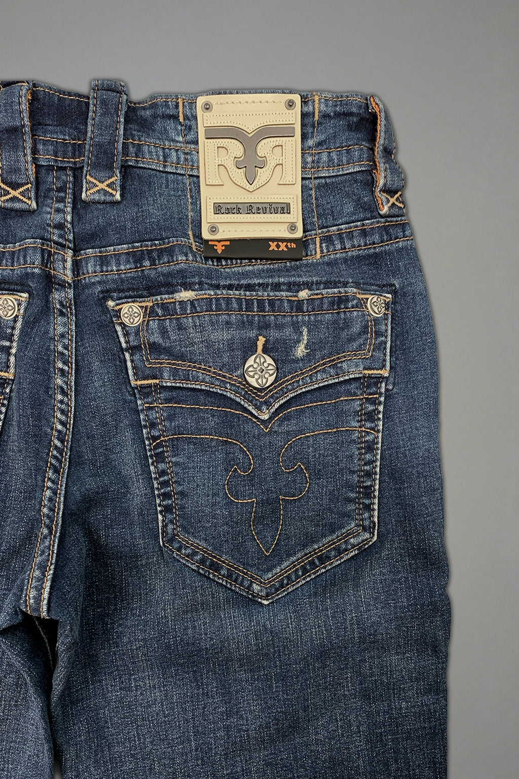 Clark Relaxed Straight in Medium Wash