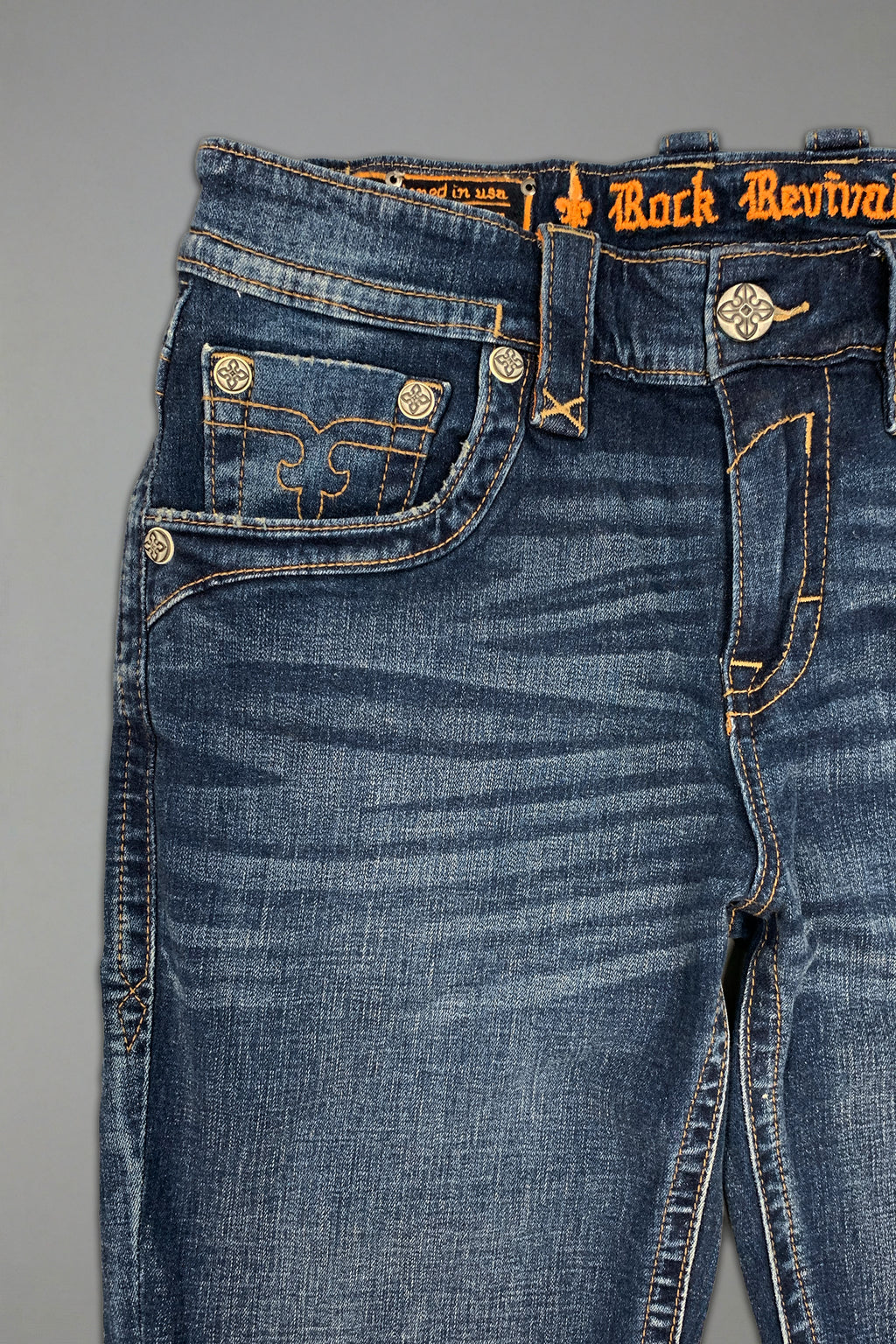 Clark Relaxed Straight in Medium Wash