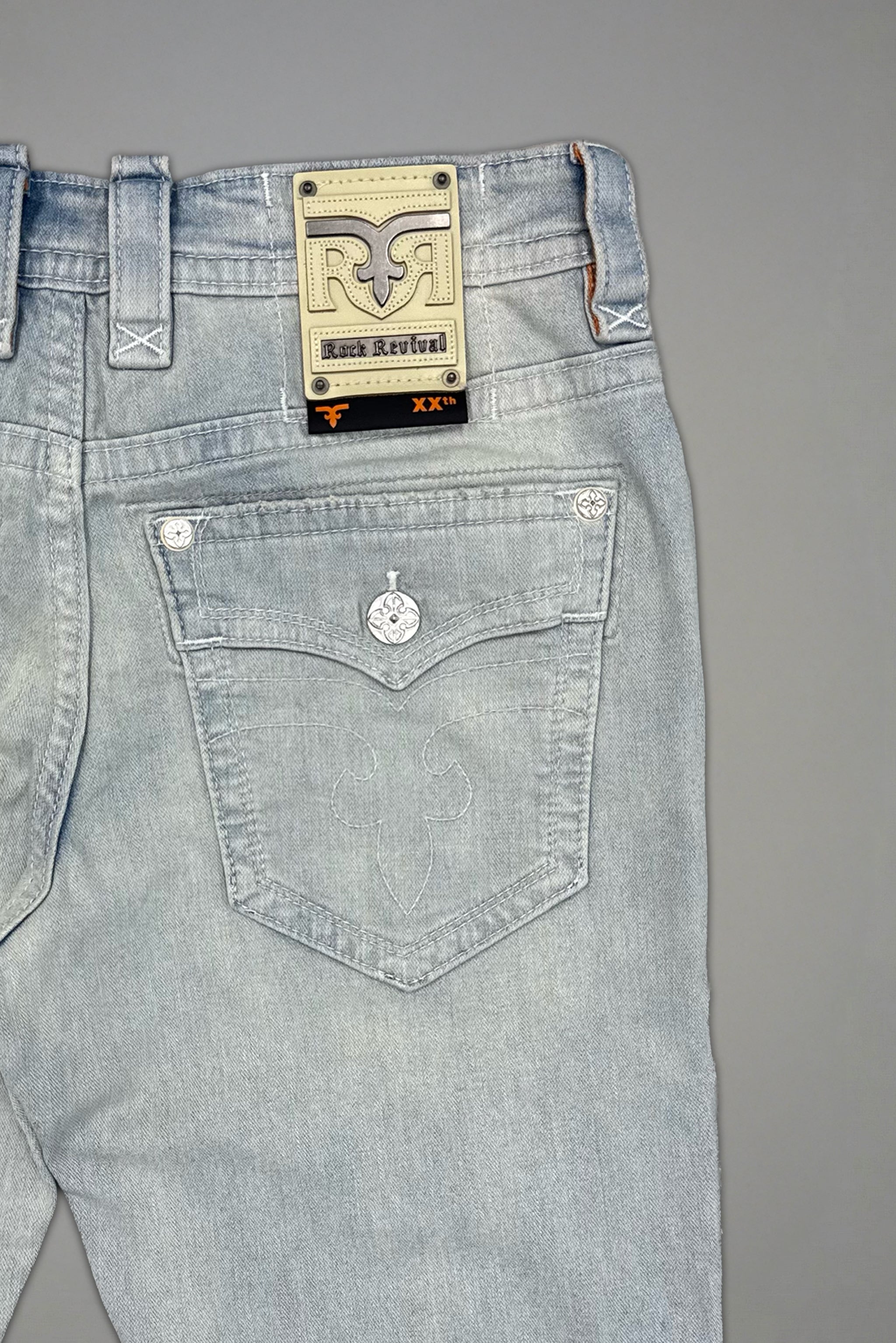 Clark Relaxed Straight in Super Light Wash