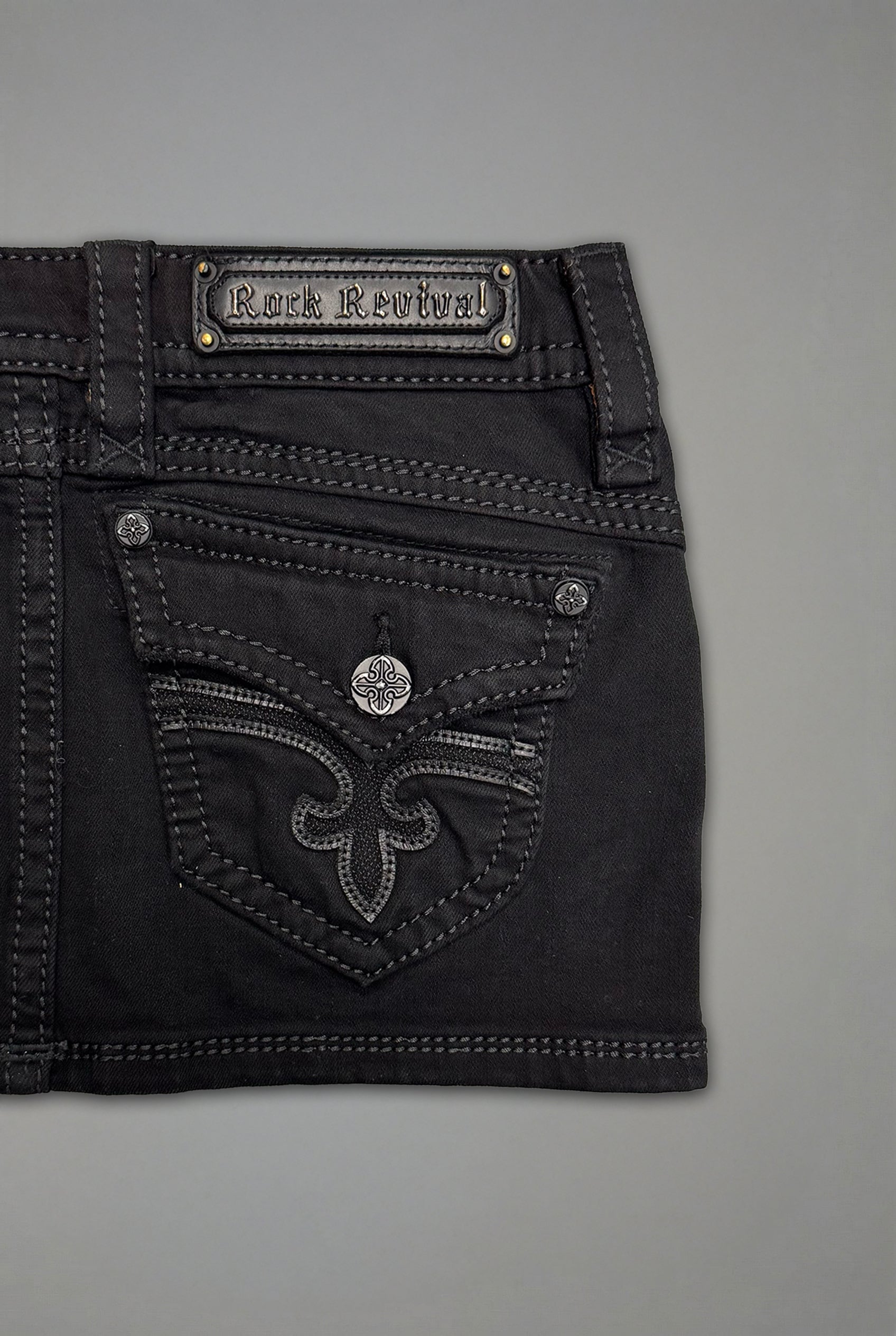 Gwen Super Low-Rise Mini Skirt in Black - Rock Revival®