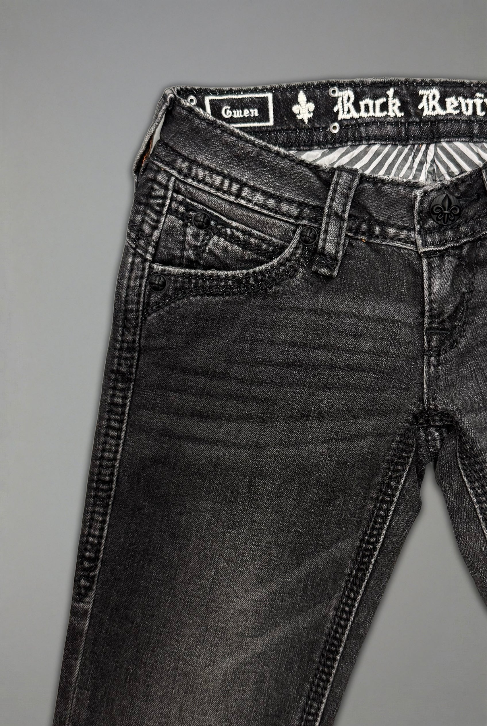 Gwen Super Low-Rise Bootcut in Faded Black - Rock Revival®