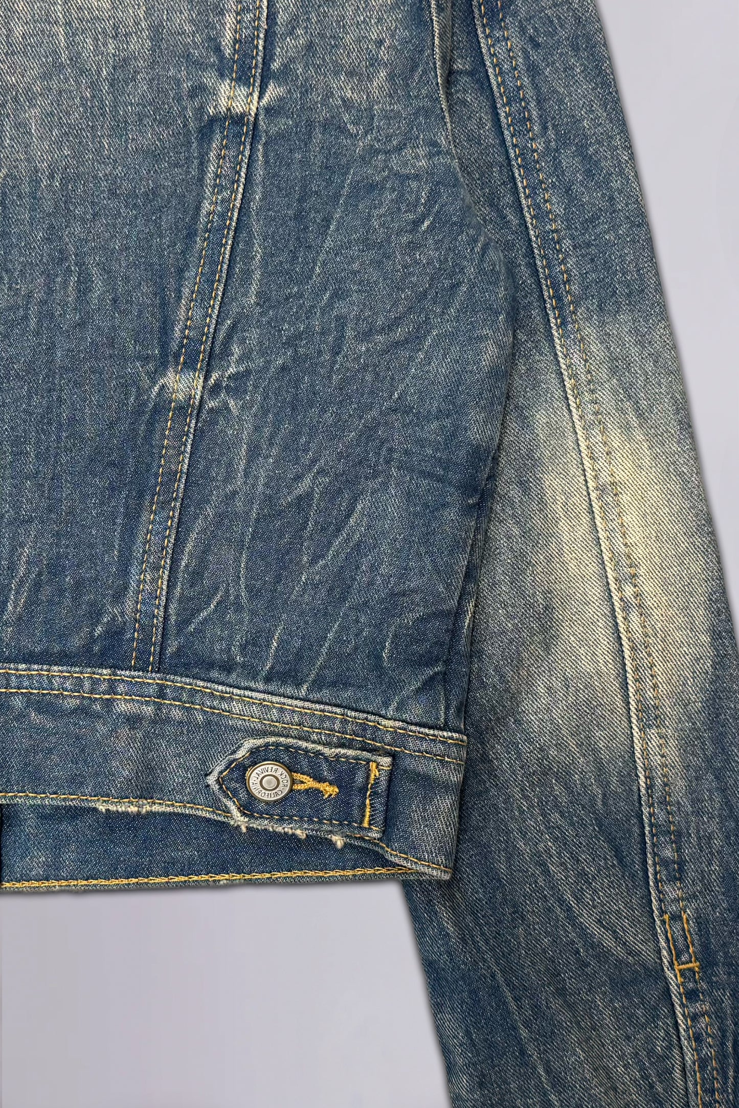 Gwen Cropped Fitted Denim Jacket in Faded Marble - Rock Revival®