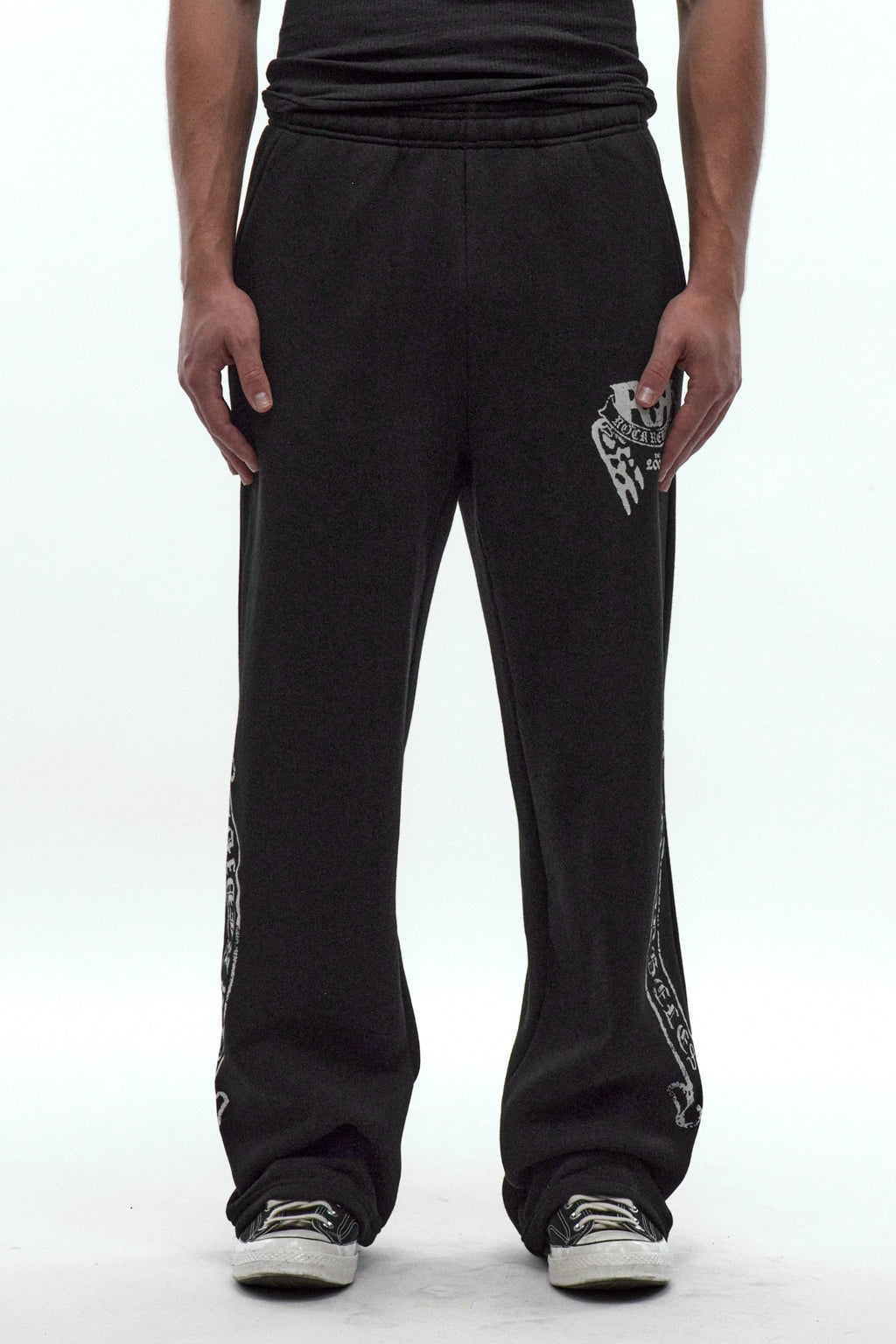 Skull Crest Sweatpants in Black