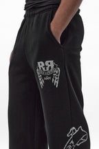 Skull Crest Sweatpants in Black