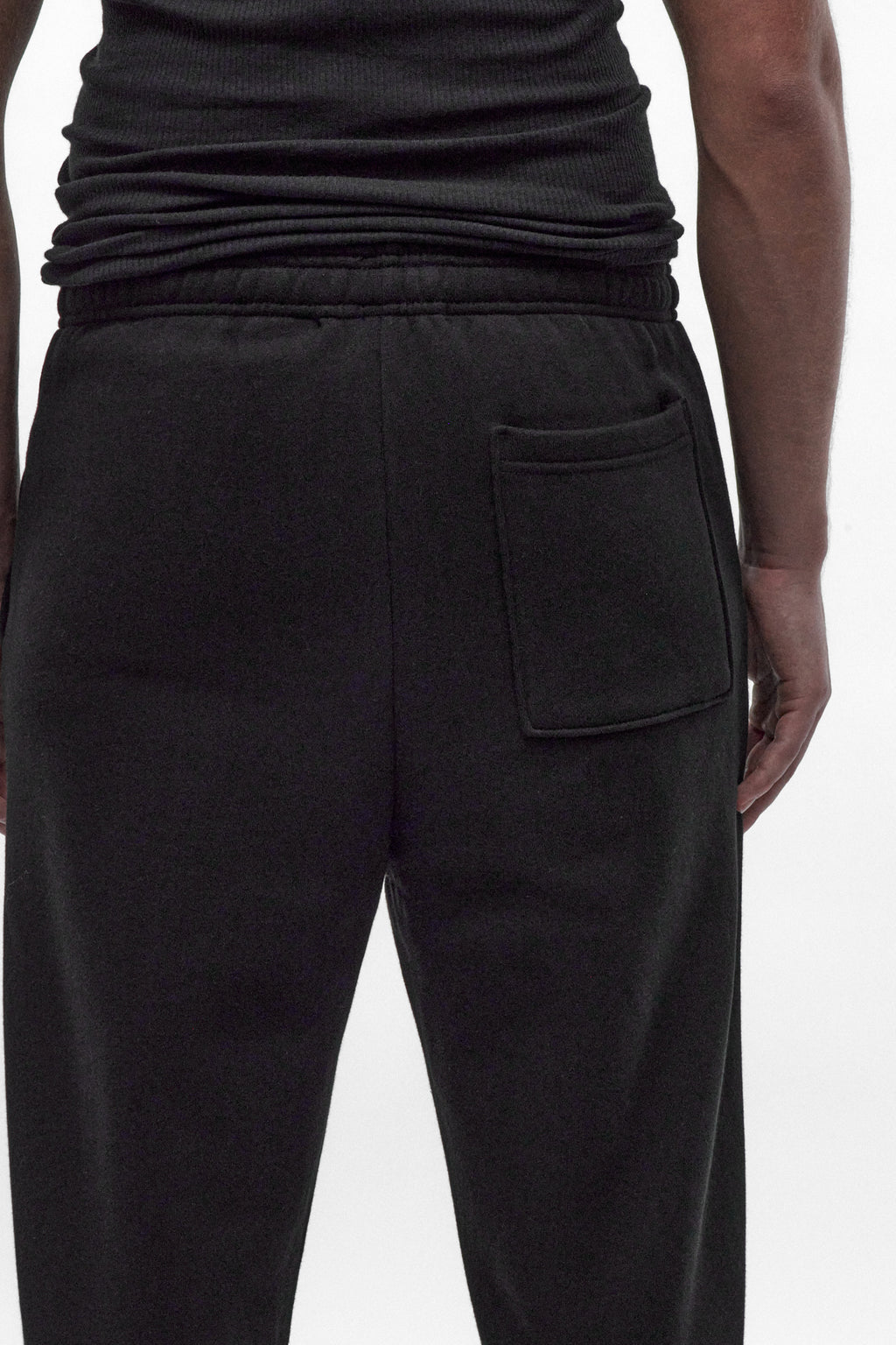 Skull Crest Sweatpants in Black