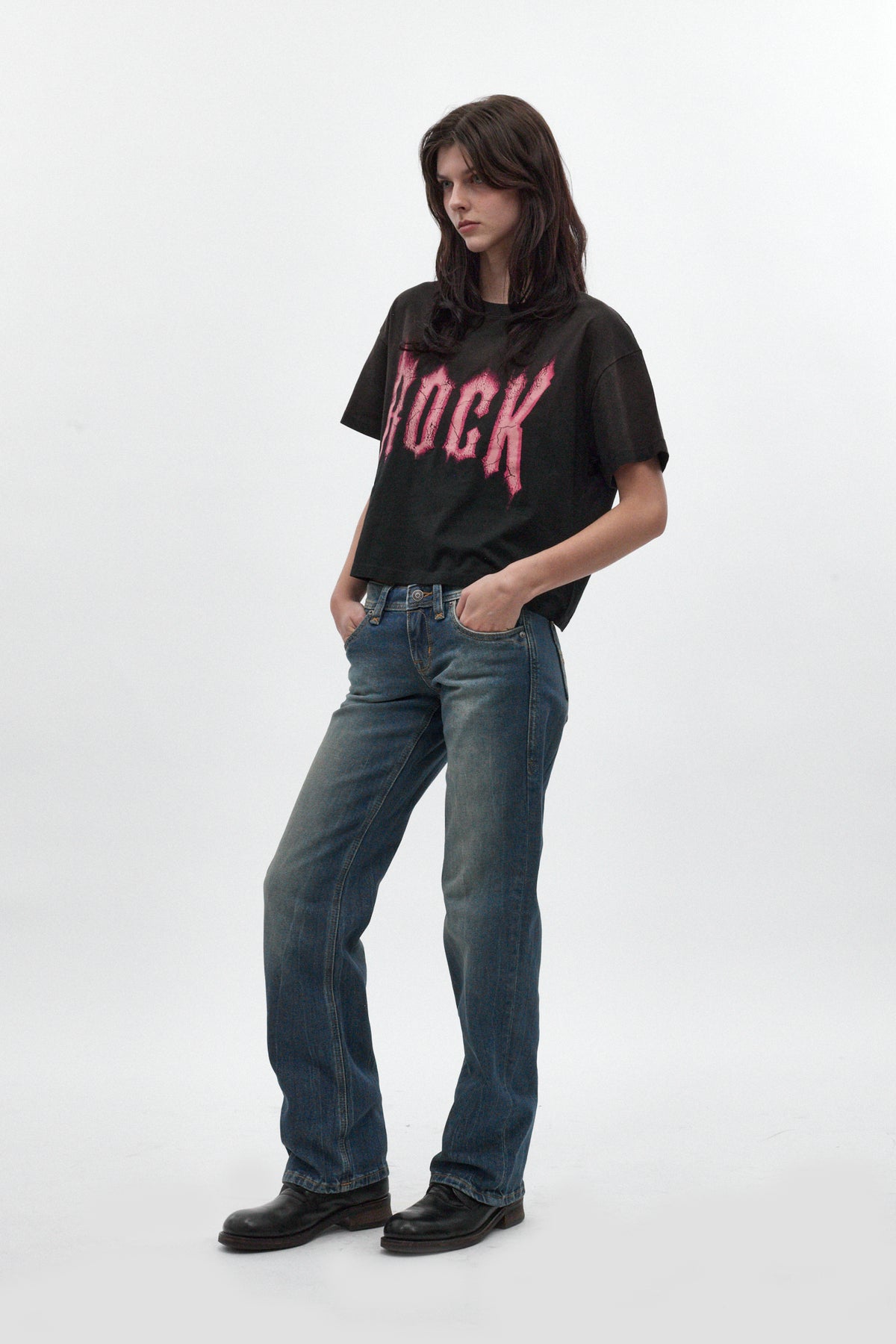 Isa Low-Rise Relaxed Straight Jeans in Vintage Blue