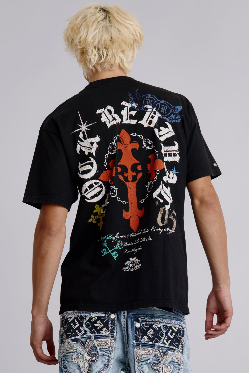 Crest Tee in Black - Rock Revival®