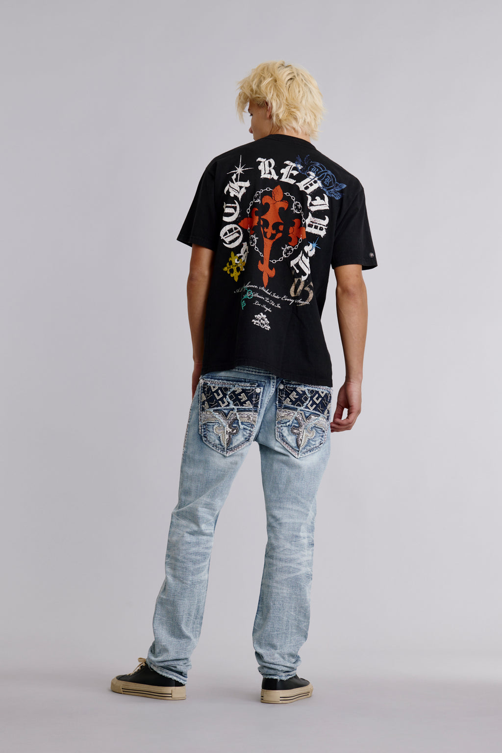 Crest Tee in Black - Rock Revival®