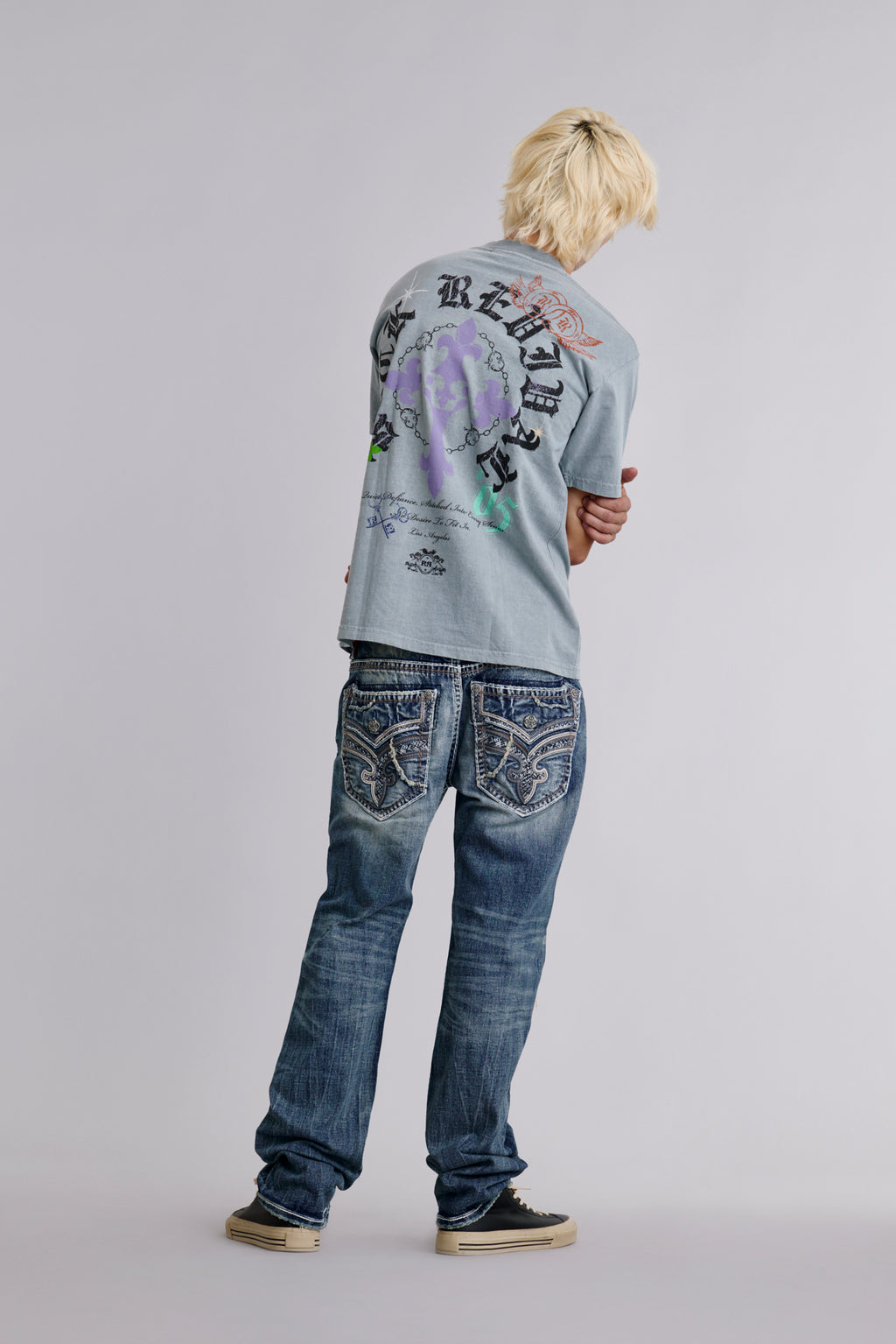 Crest Tee in Sky Gray - Rock Revival®