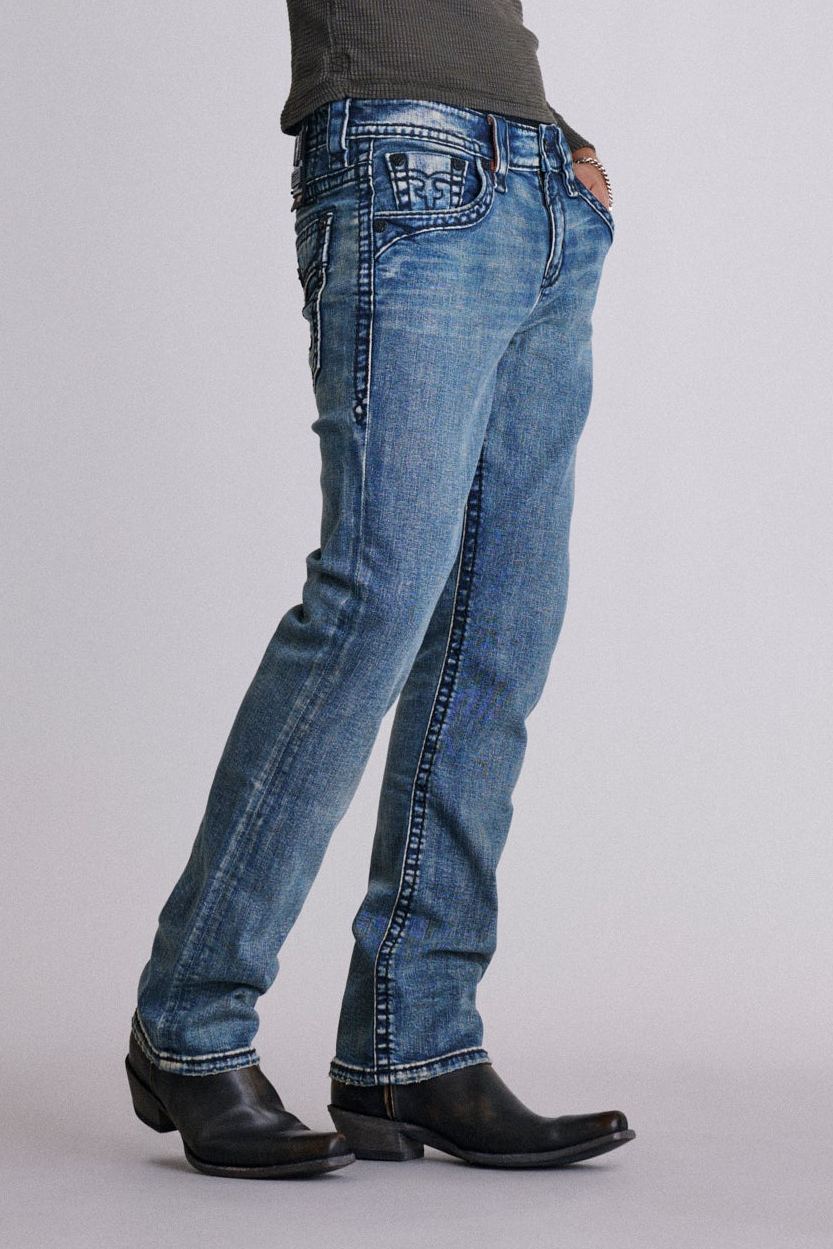 Titan Relaxed Straight in Medium Wash
