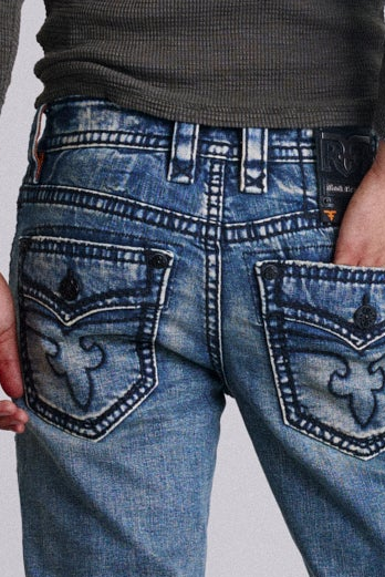 Titan Relaxed Straight in Medium Wash