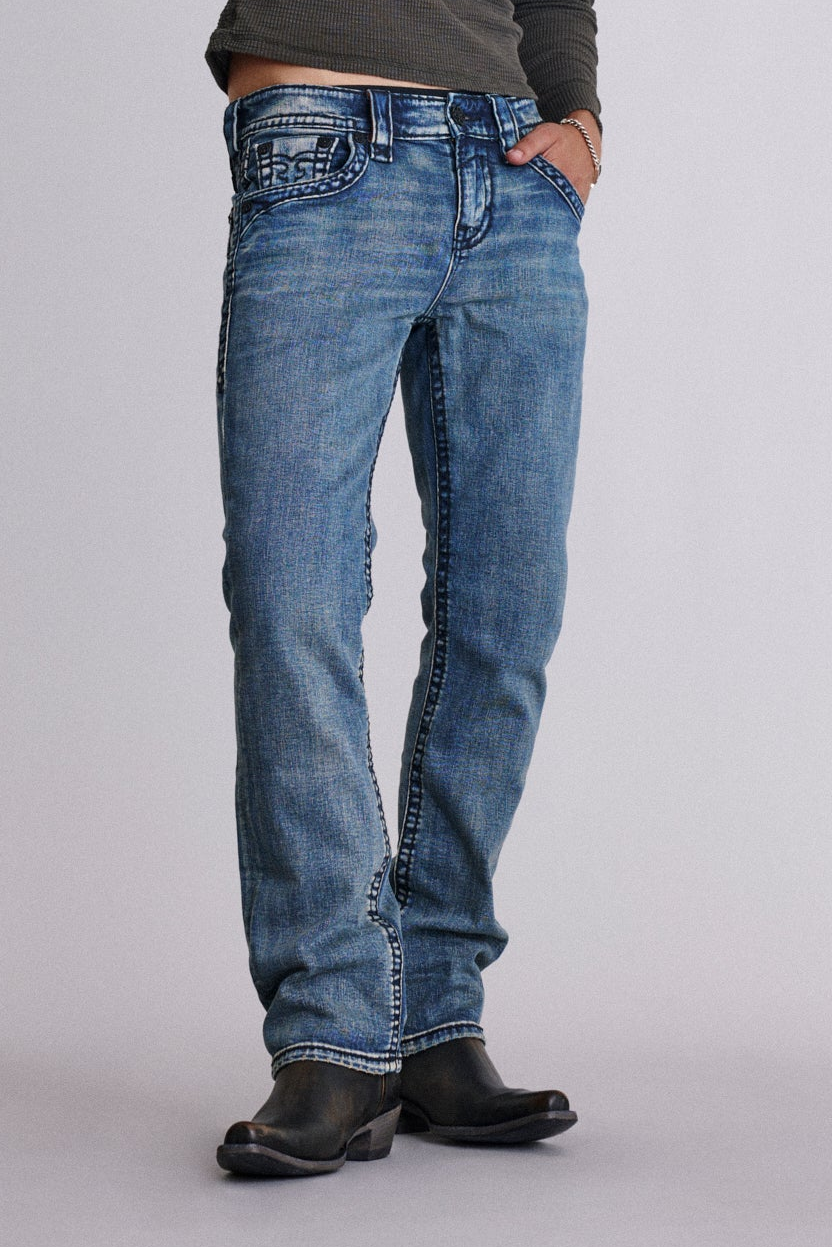 Titan Relaxed Straight in Medium Wash
