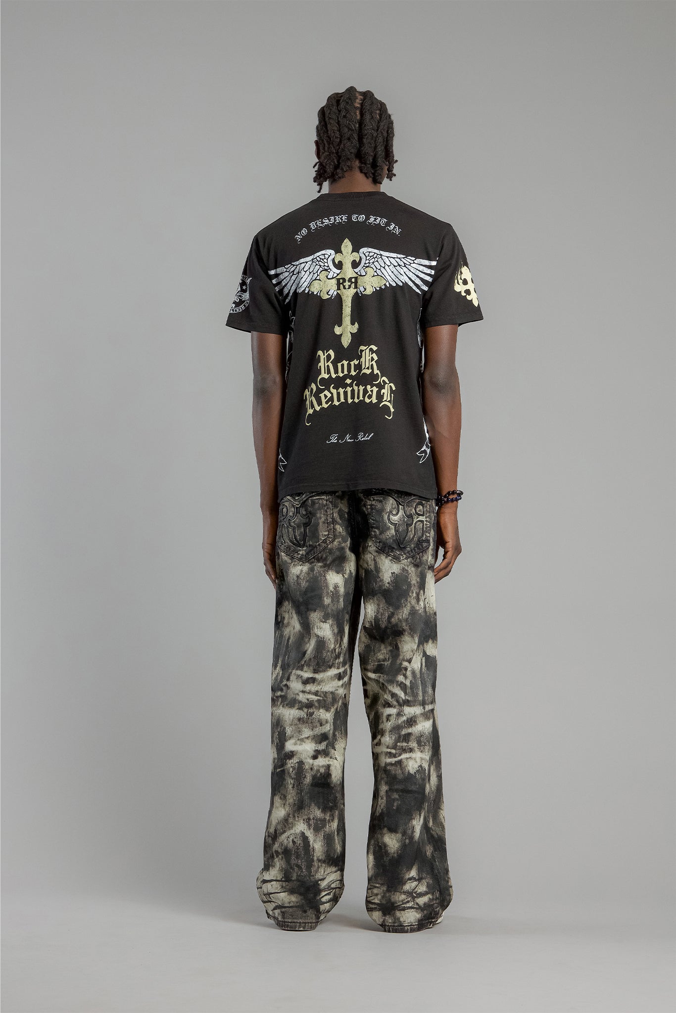 Winged Baroque Cross Graphic Tee in Black - Rock Revival®
