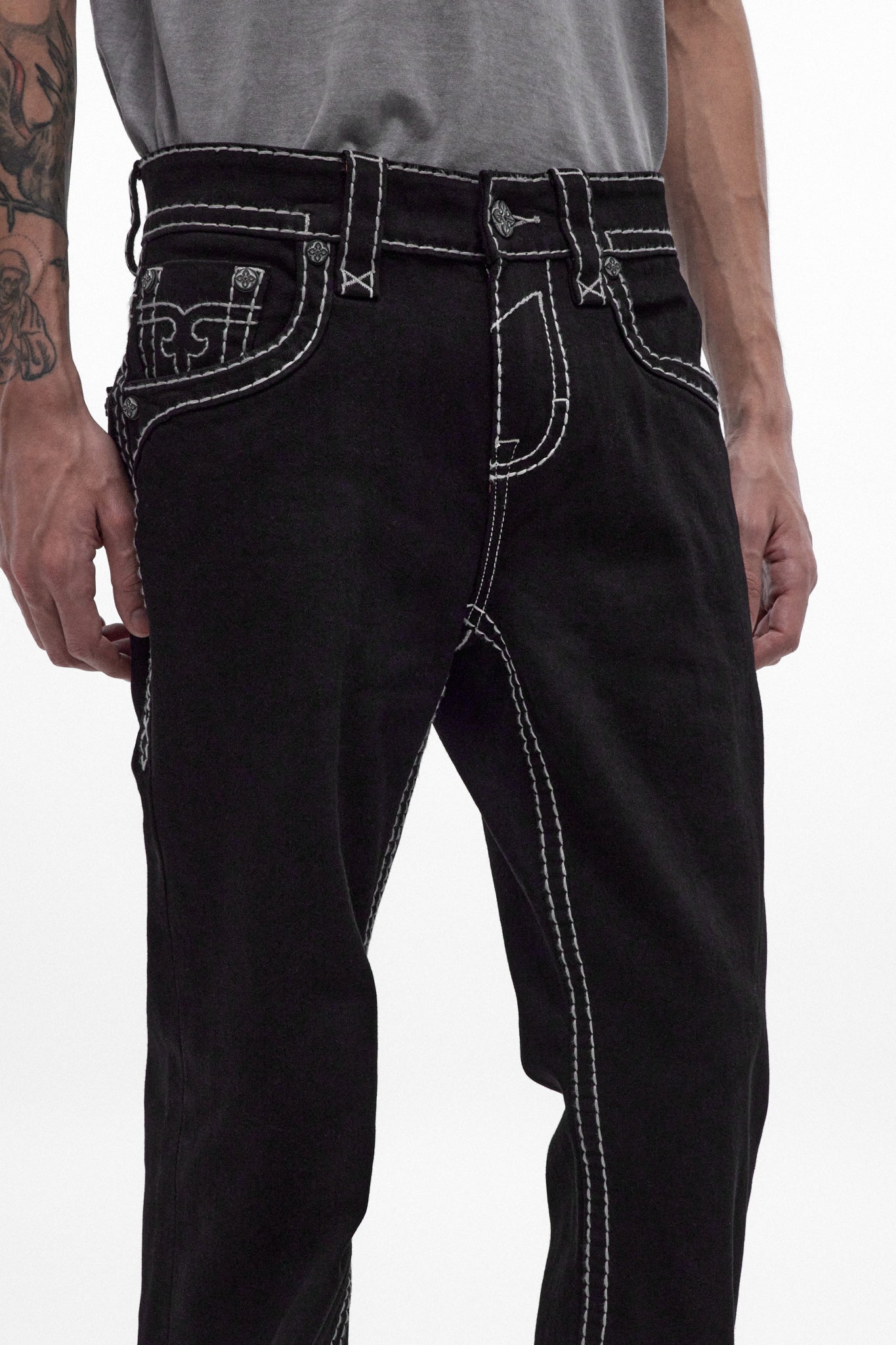Titan Relaxed Straight in Black/White – Rock Revival®