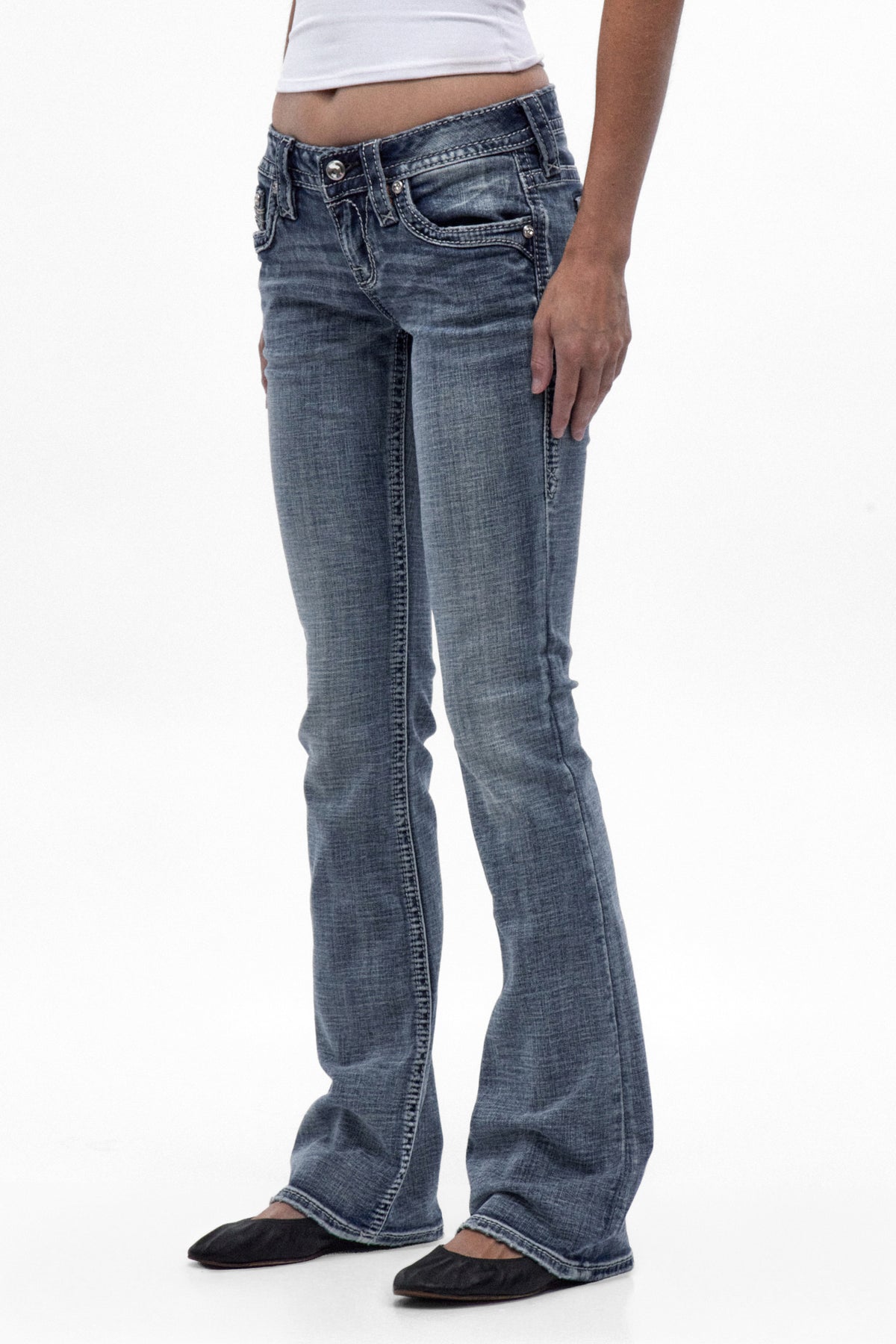 Xeline Low-Rise Bootcut Jeans in Medium Blue
